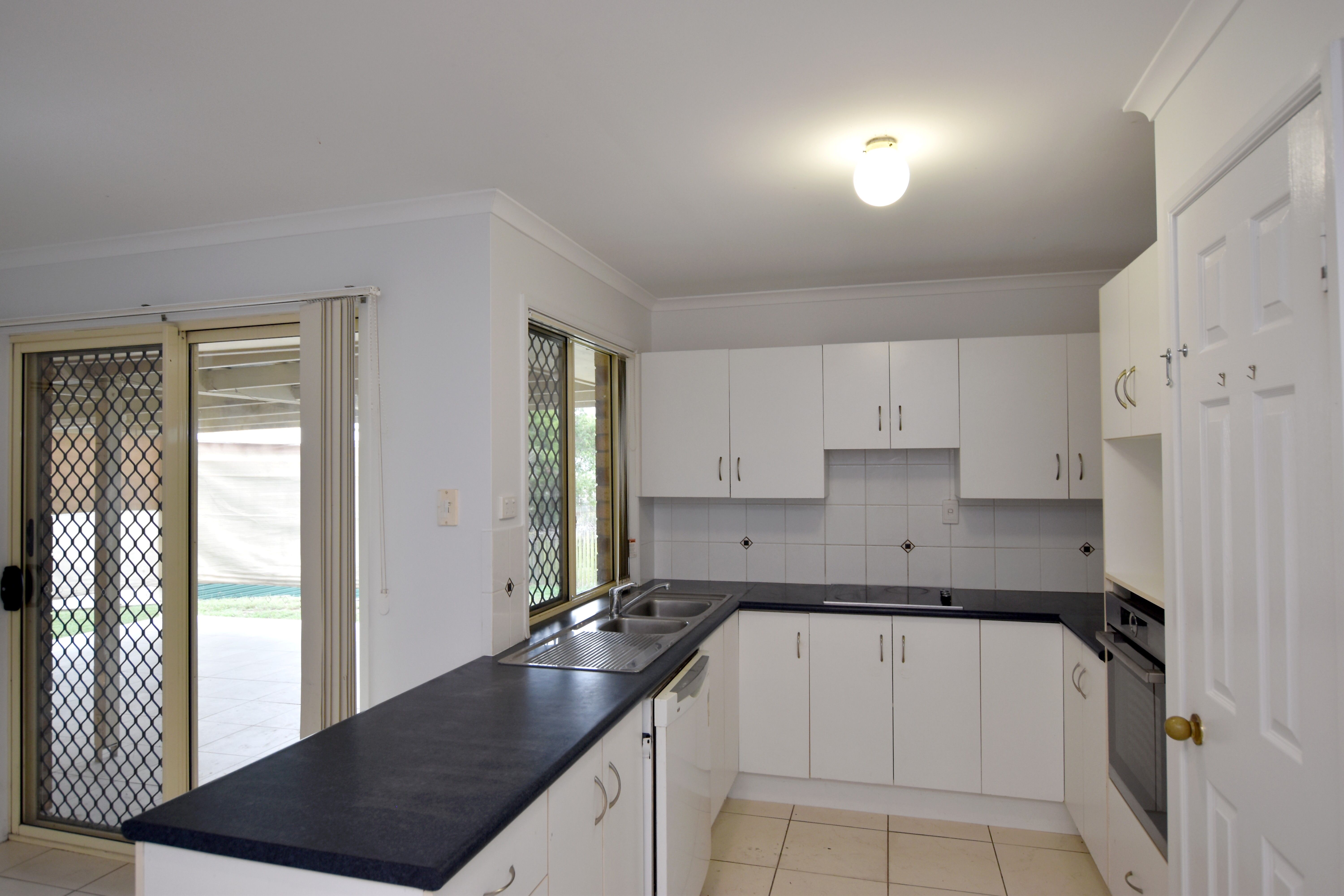 14 Michel Place, Telina, QLD 4680