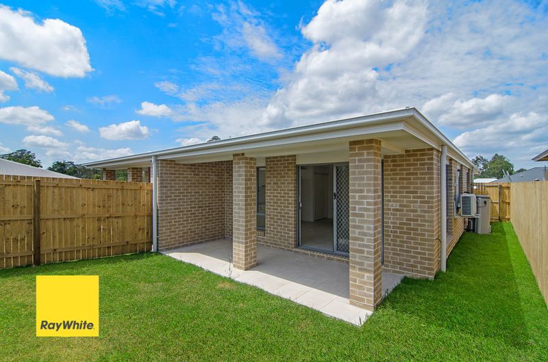 1/8 Foster Circuit, Hillcrest, QLD 4118