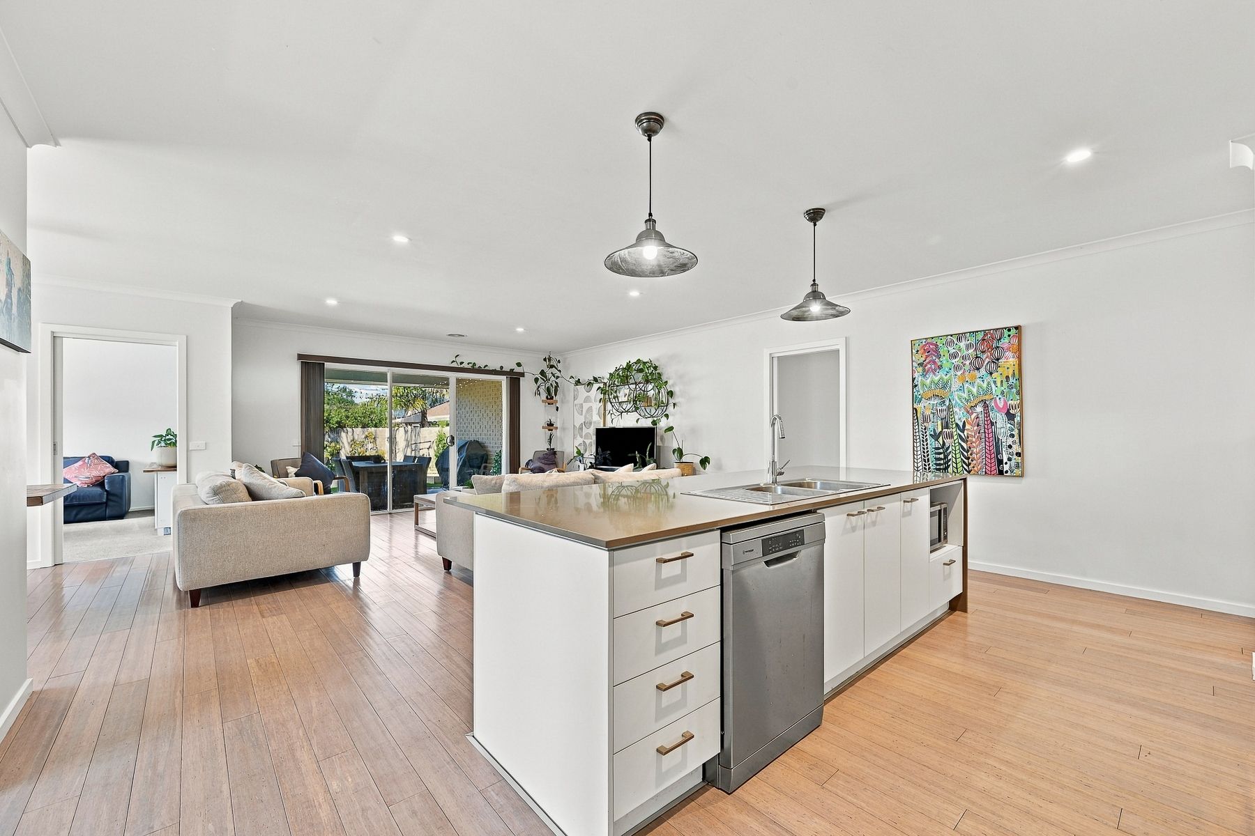 34 Surrey Place — photo 5 of 20