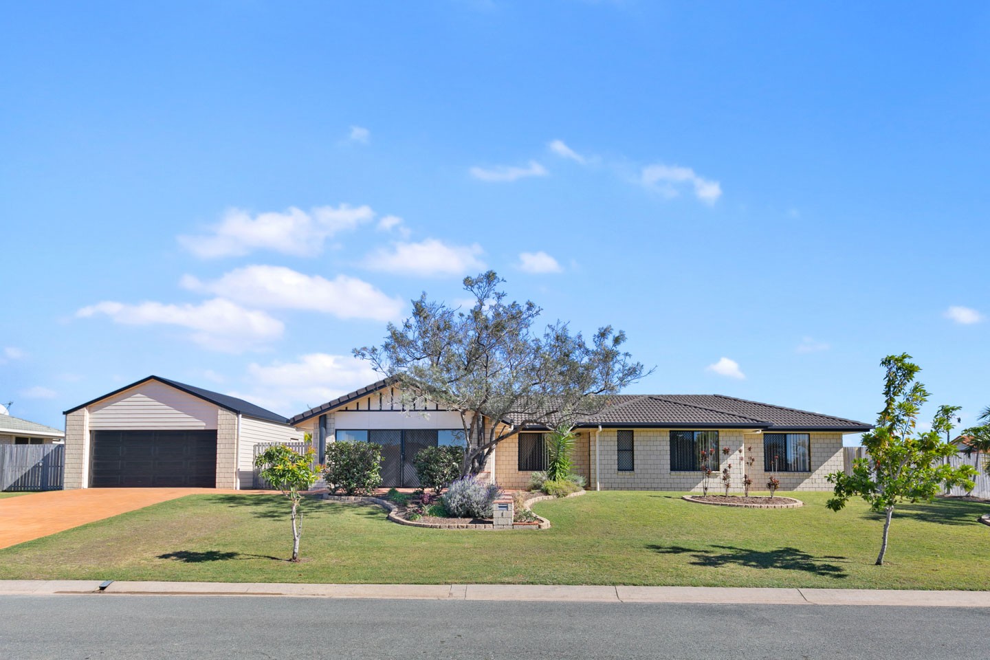 1 Abbey Court, Kawungan, QLD 4655
