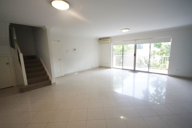 11/13 Chamberlain Street, Campbelltown, NSW 2560