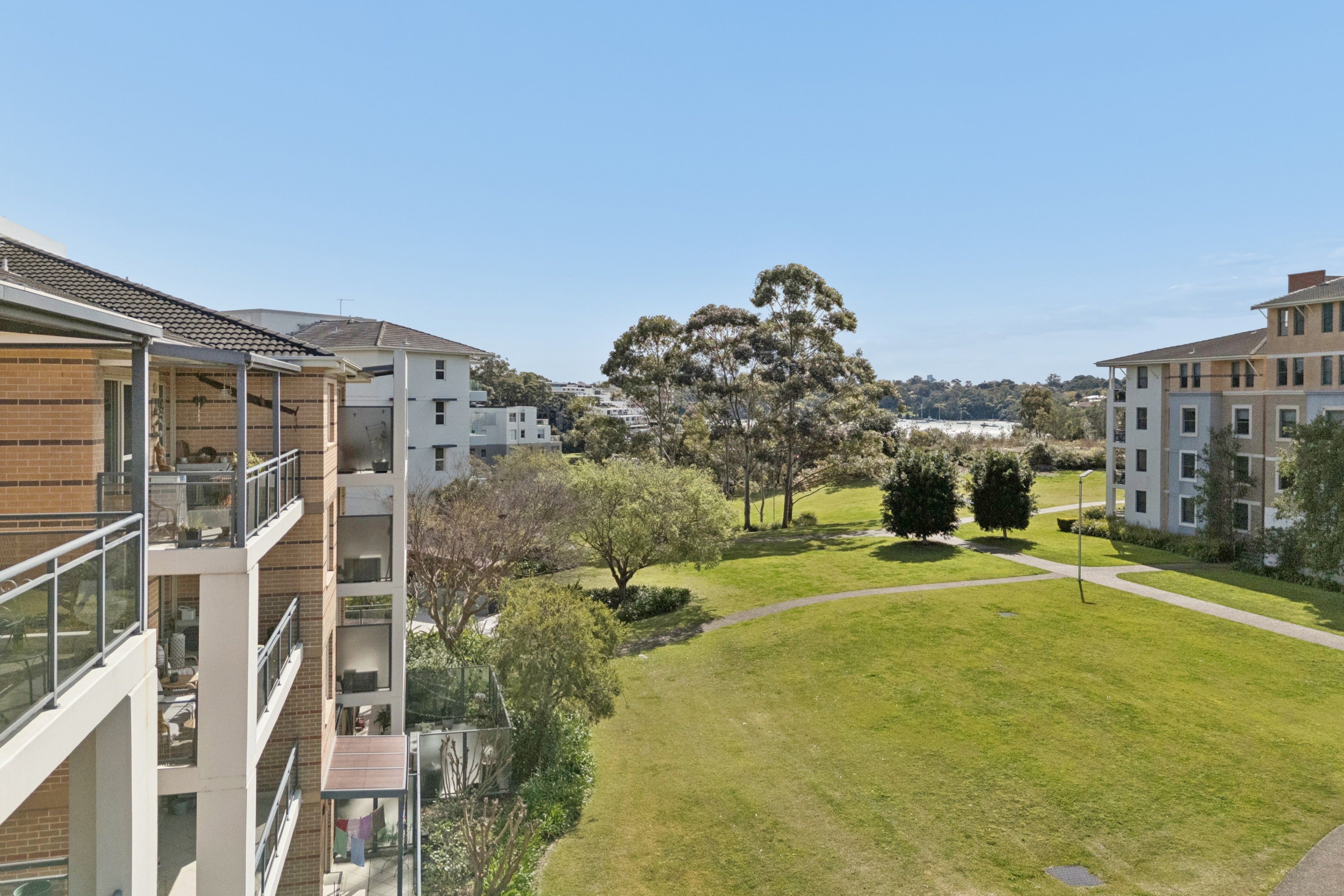 42/1 Janoa Place — photo 10 of 12