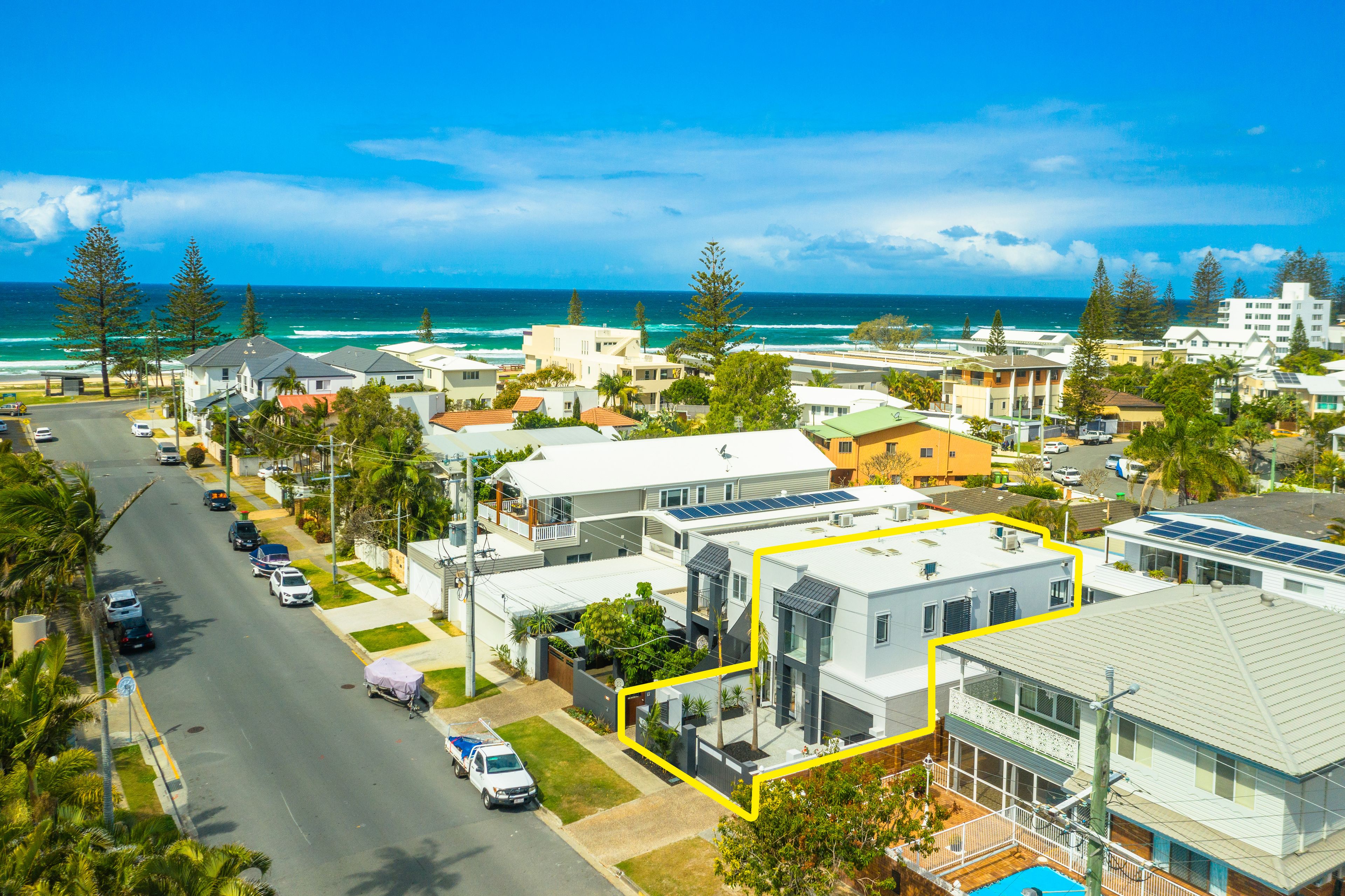 2/18 Santa Monica Road, Miami, QLD 4220