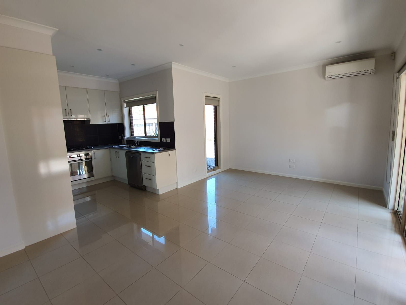 1/11 Surrey Crescent, Oakleigh East, VIC 3166