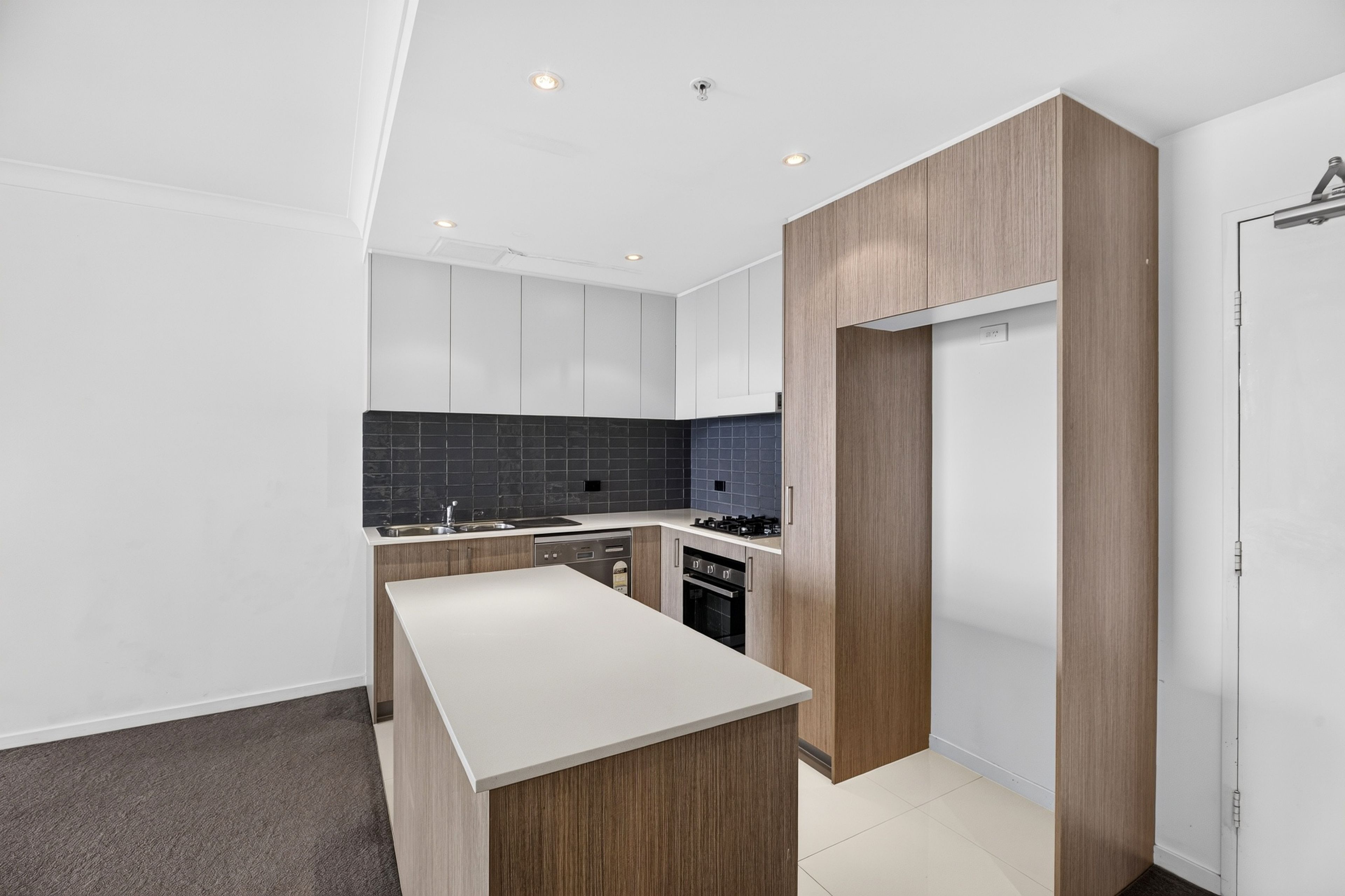 Unit 1806/420 Macquarie Street — photo 4 of 29