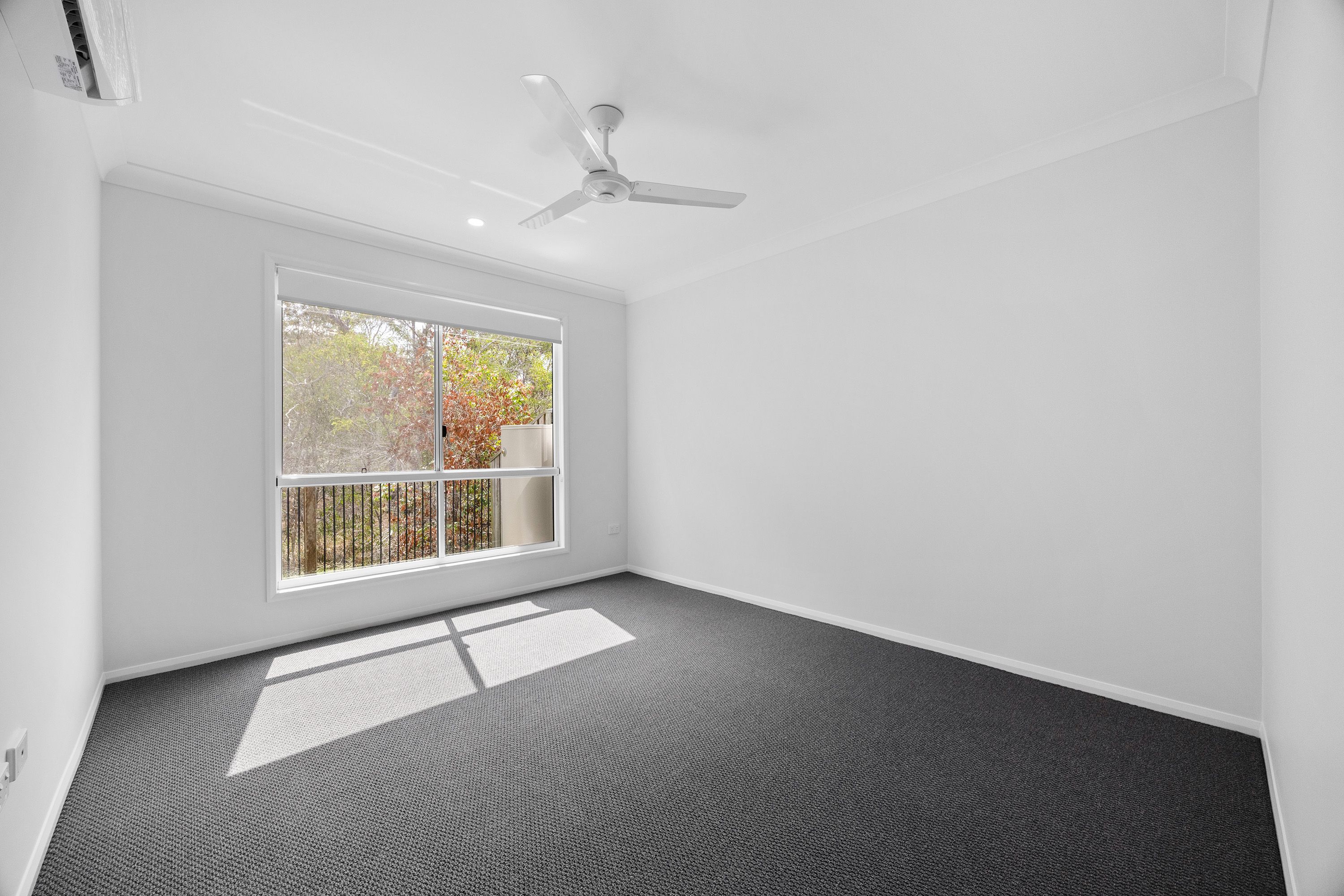 37 Aurora Road — photo 5 of 11