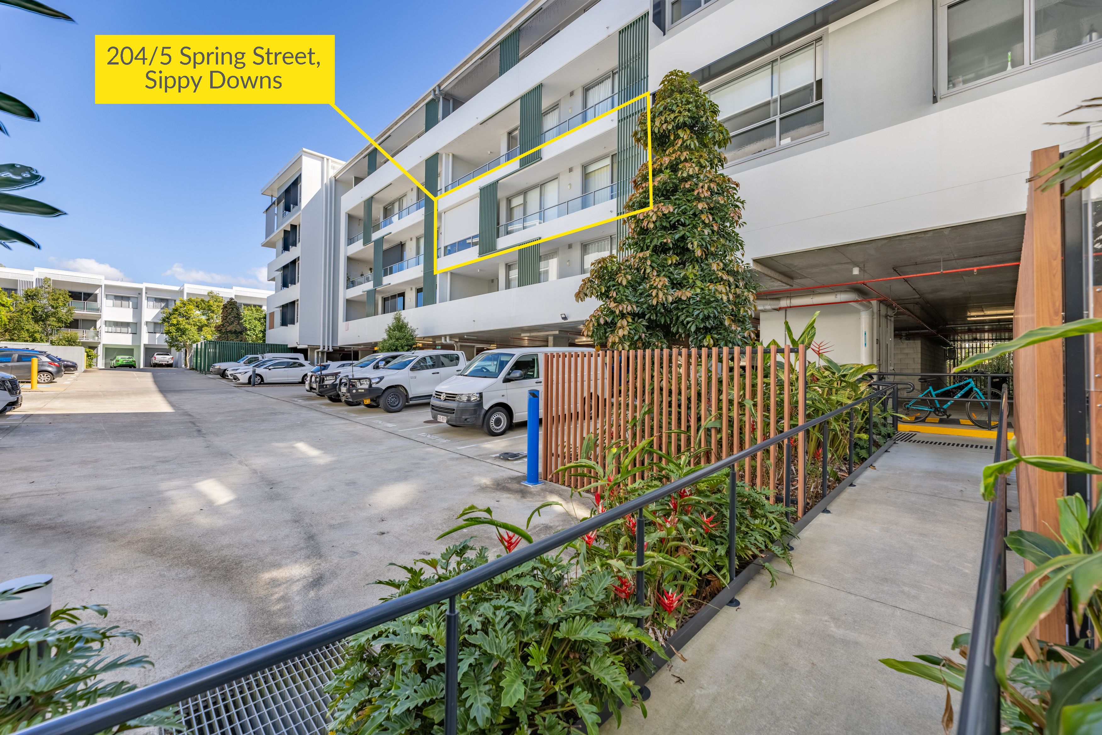 204/5 Spring Street — photo 13 of 16