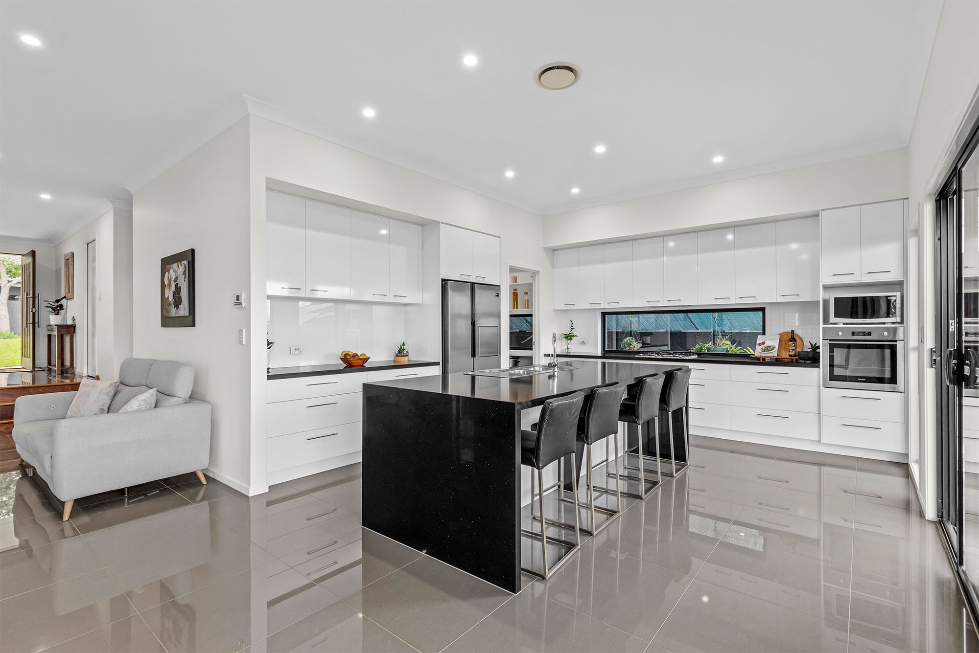 4 Sovereign Place — photo 3 of 23