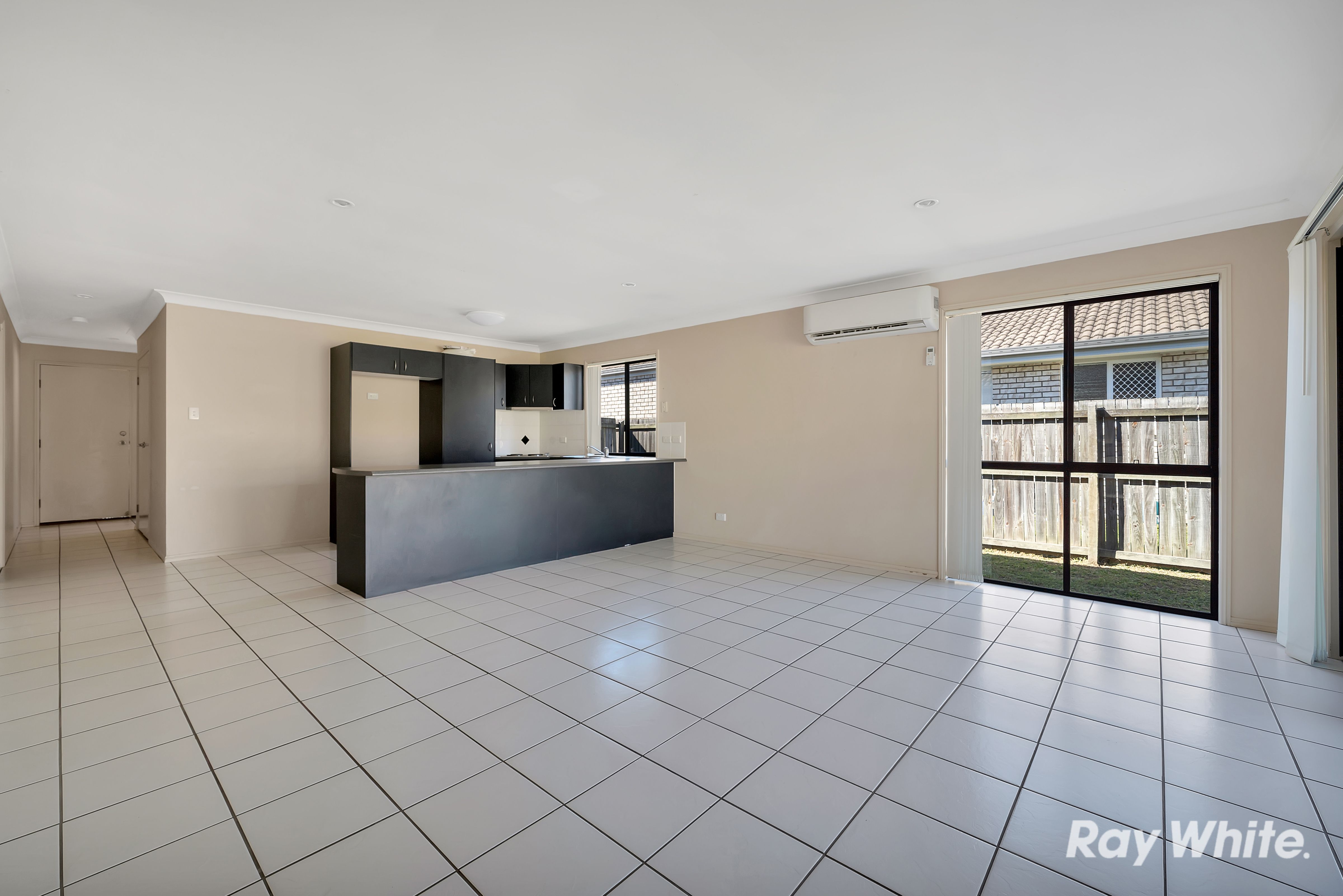 10 Lake Wivenhoe Court, Logan Reserve, QLD 4133