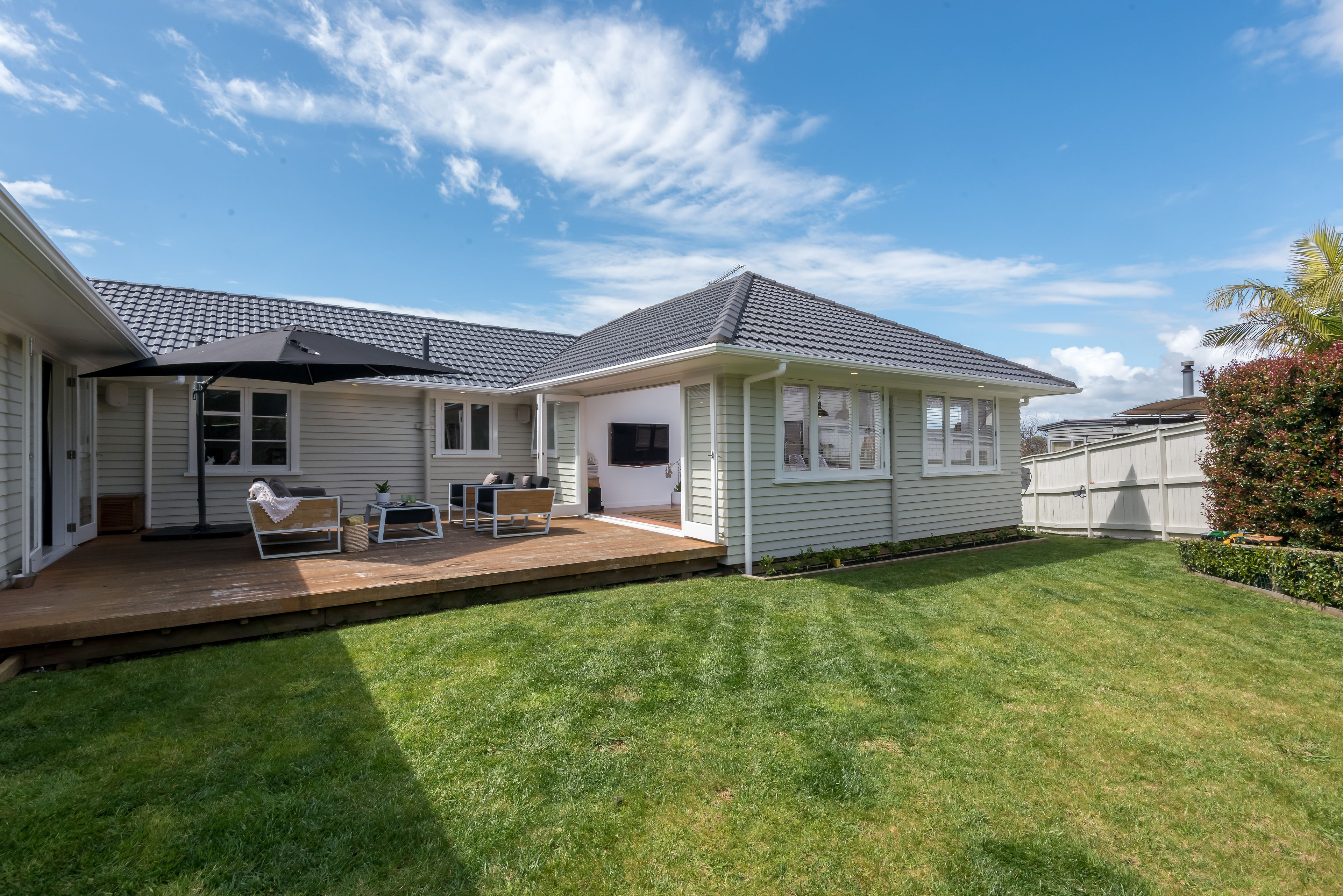 7 Churchill Road, Cockle Bay, Manukau City