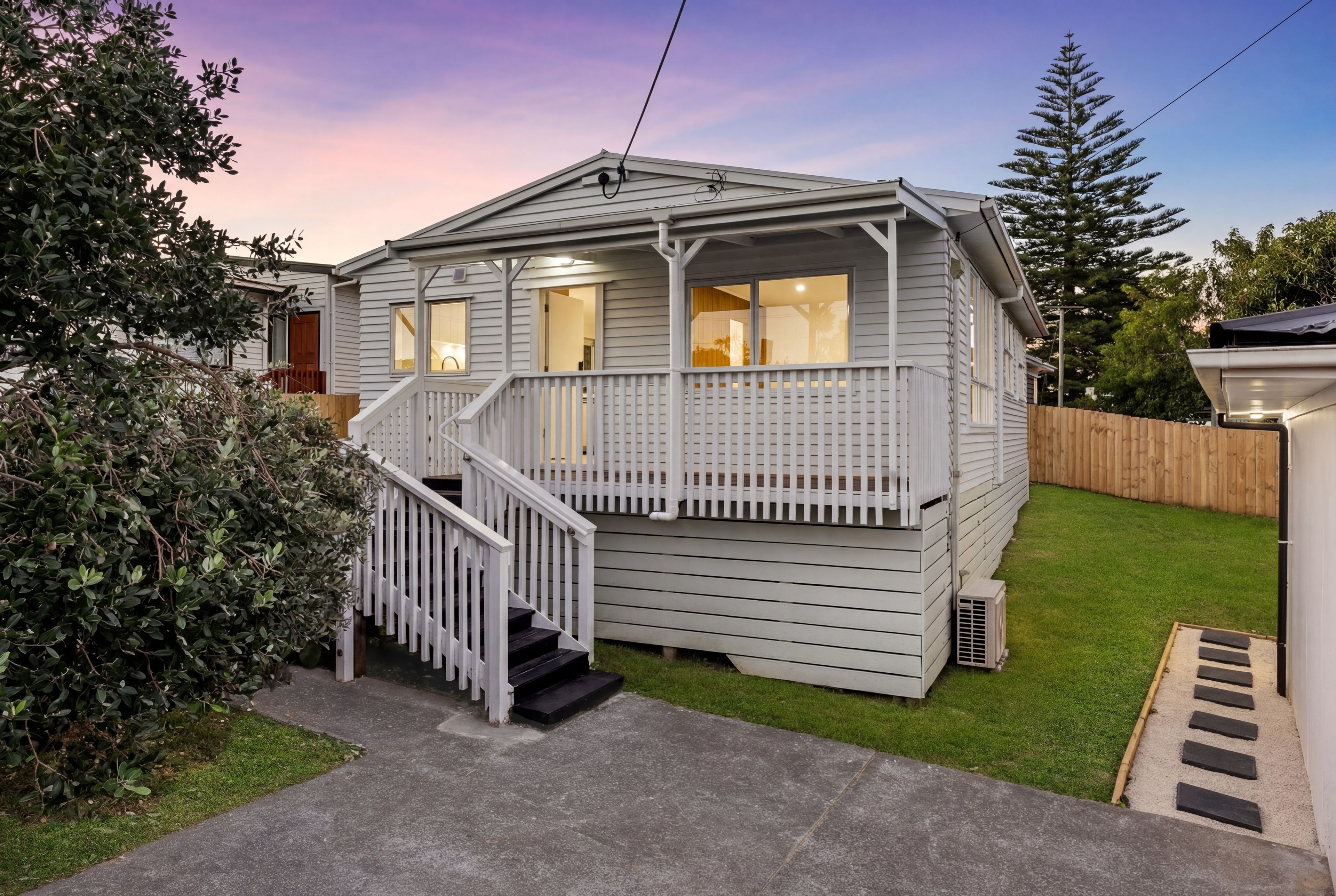 1/2 Enderby Drive, Te Atatu Peninsula, Waitakere City