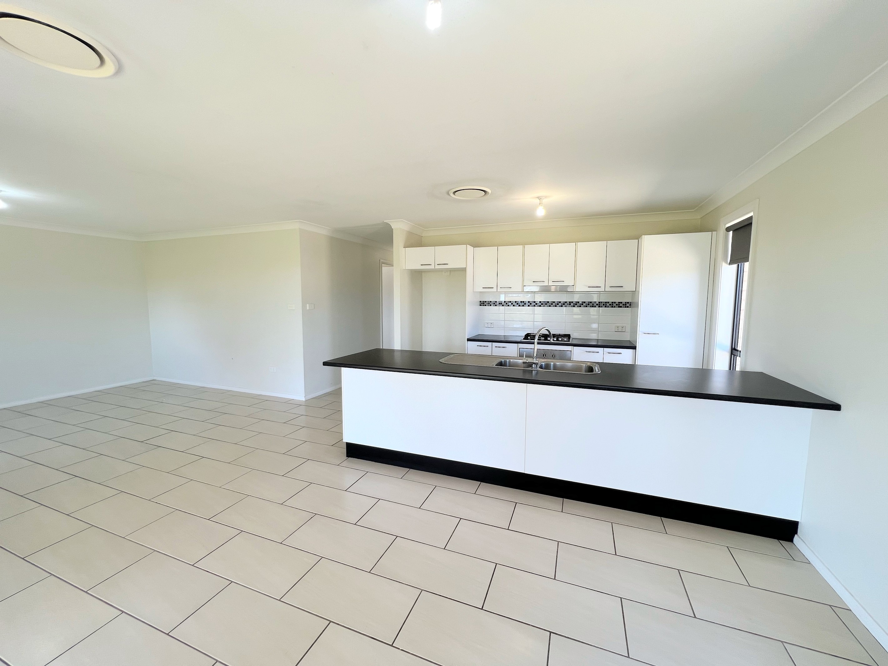 10 Bob Acheson Avenue, Forbes, NSW 2871
