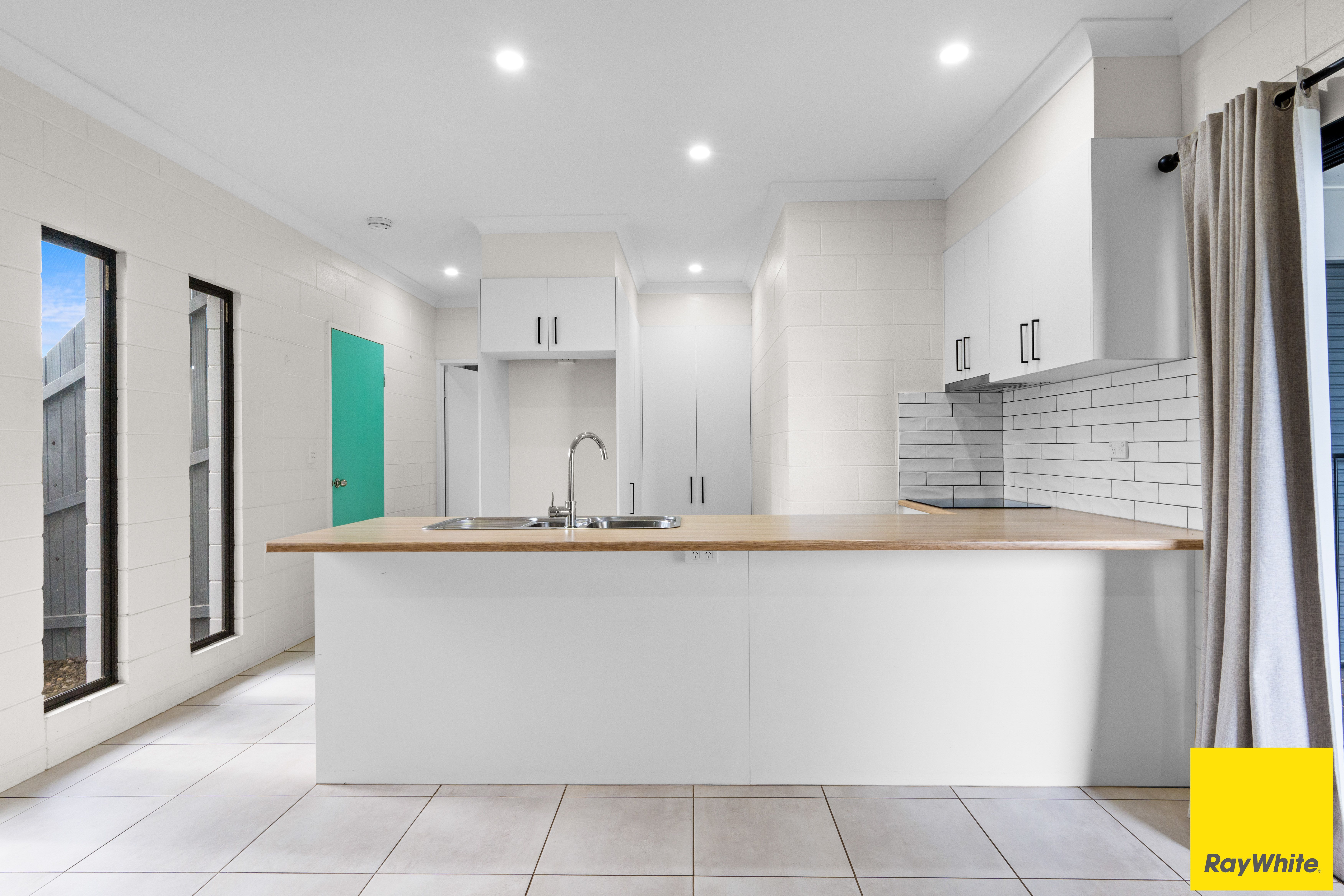 7 Whitton Street, White Rock, QLD 4868