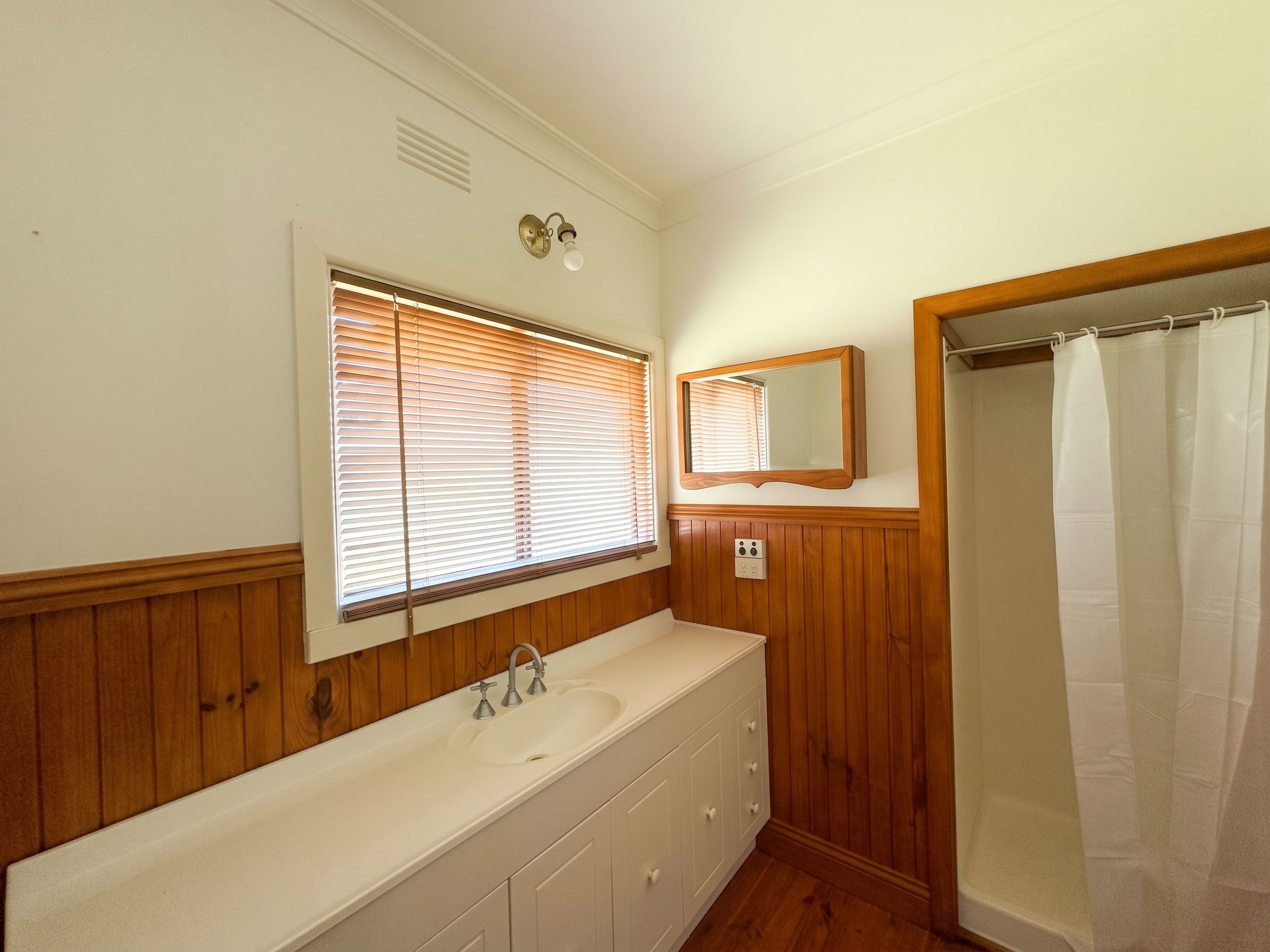 1 Lachlan Street — photo 6 of 7