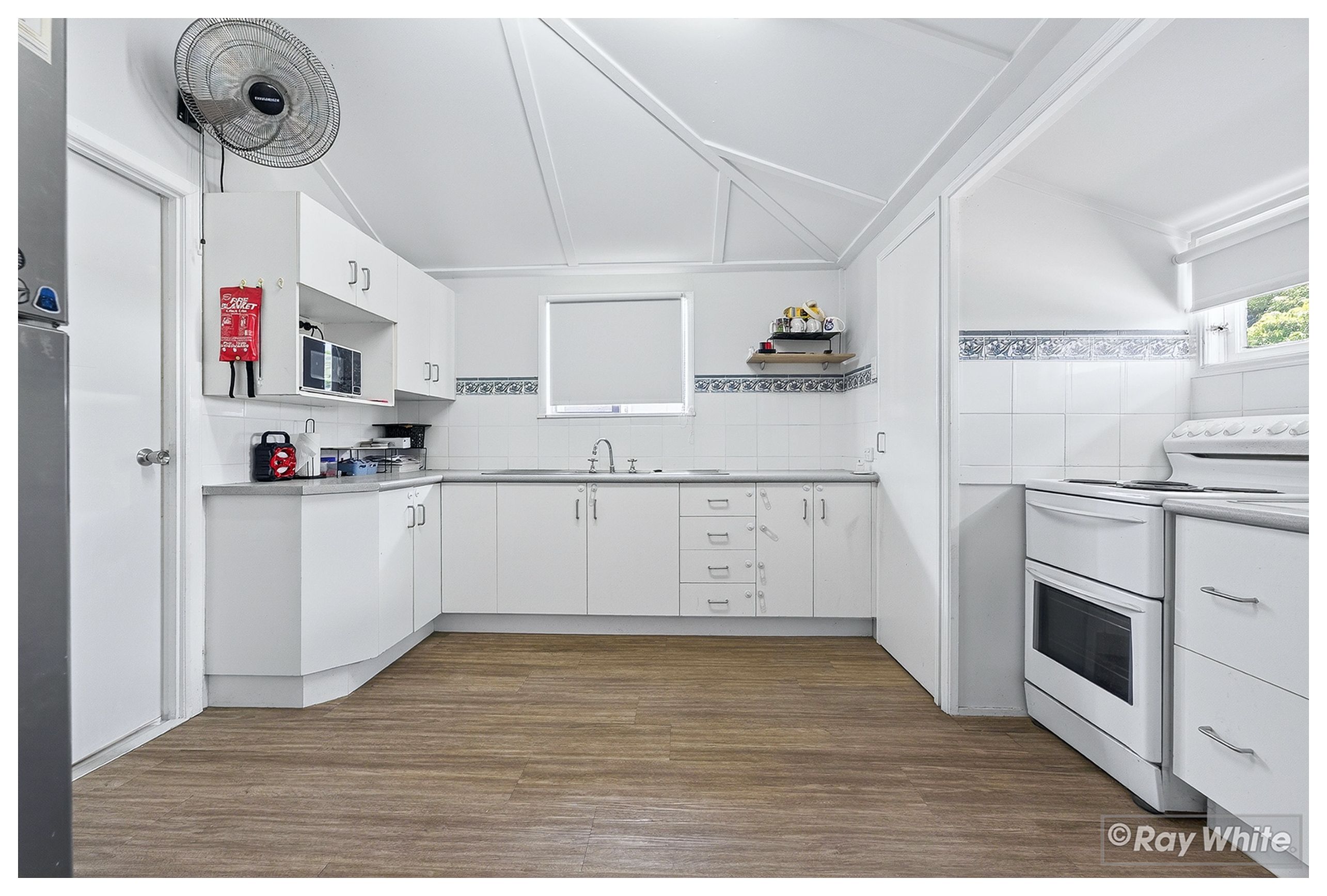 16 Medcraf Street, Park Avenue, QLD 4701