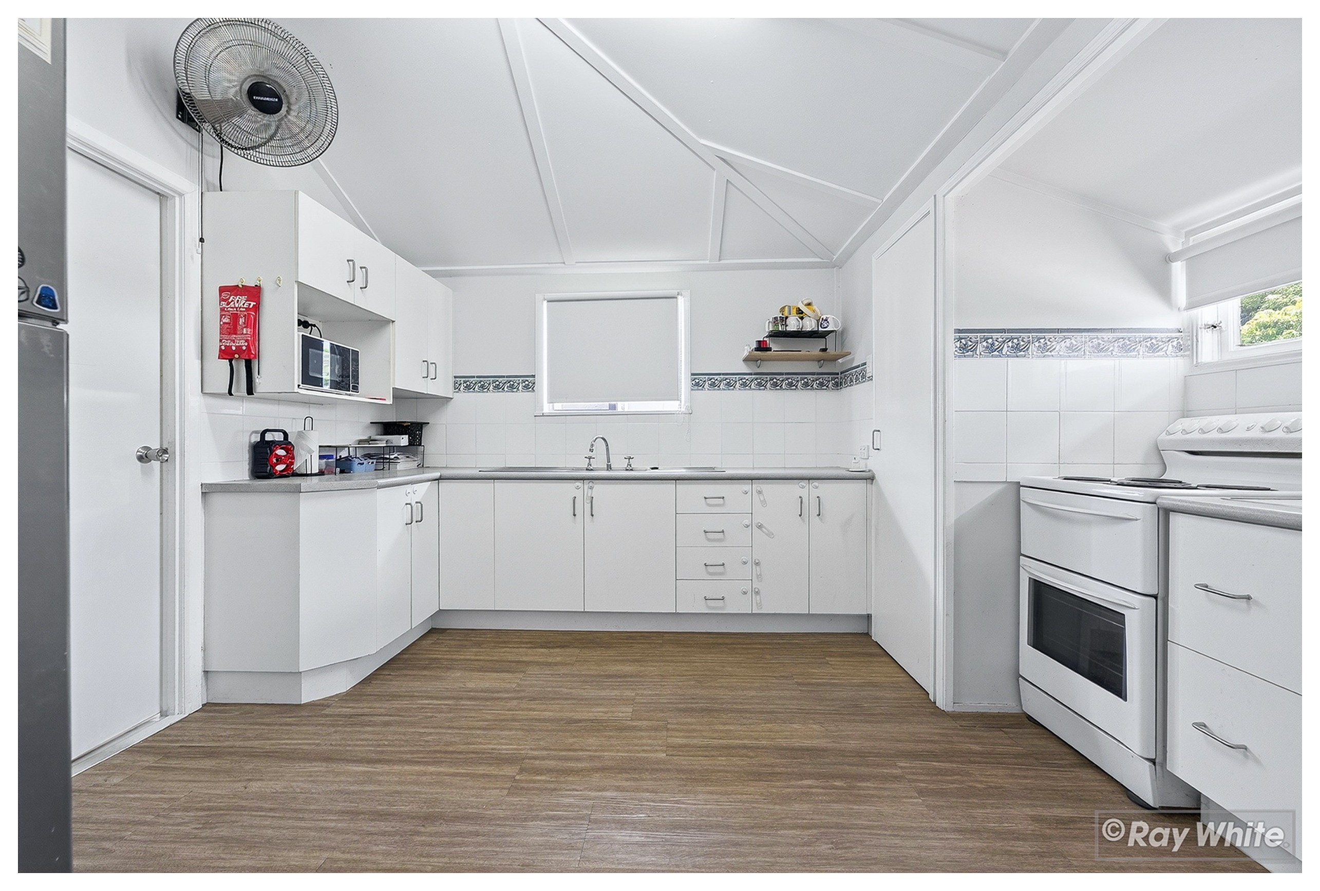 16 Medcraf Street, Park Avenue, QLD 4701