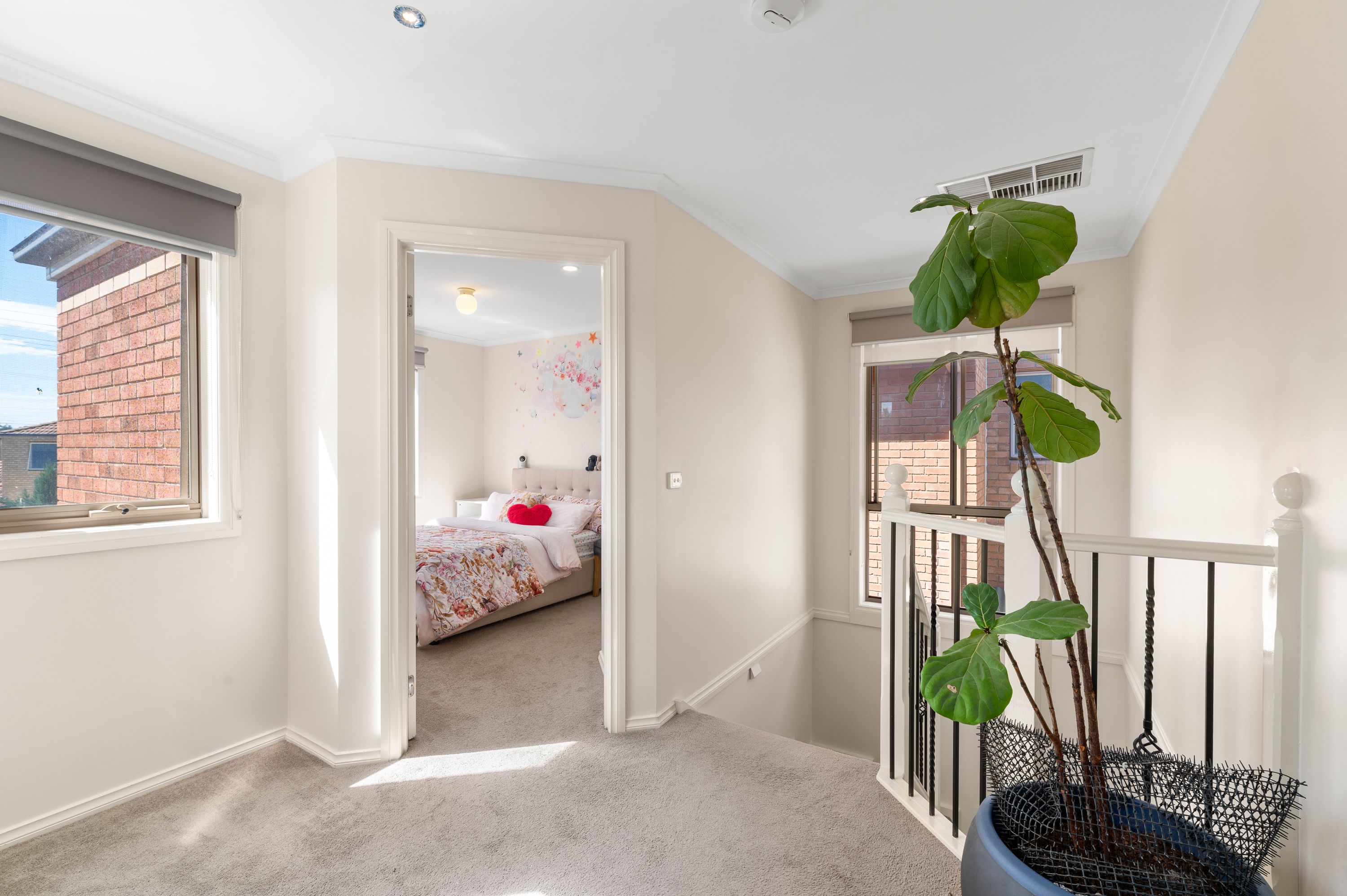 16 Hummingbird Place — photo 9 of 22