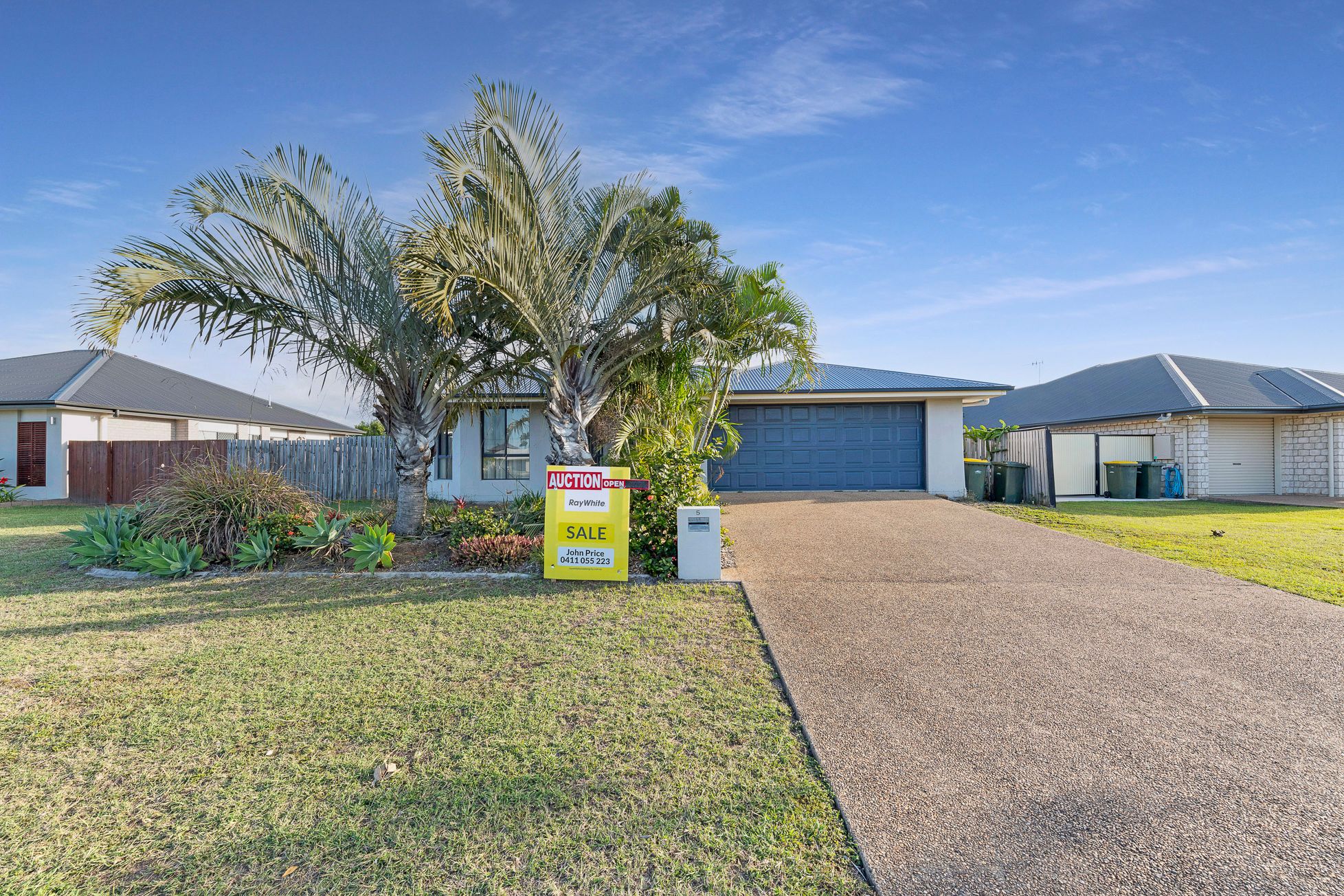 5 Peggy Drive, Coral Cove QLD 4670