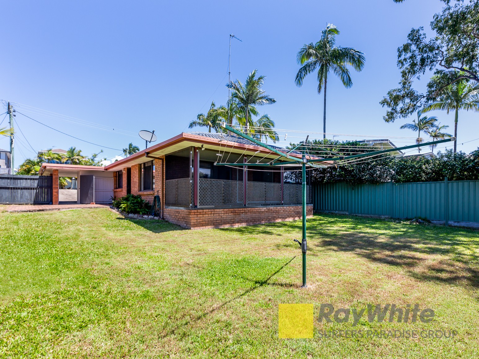 135 Bamboo Avenue, Benowa, QLD 4217