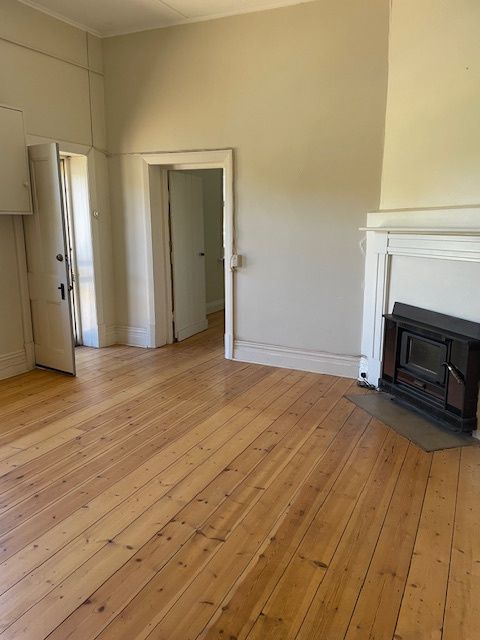 16 Upper Thames Street, Burra, SA 5417