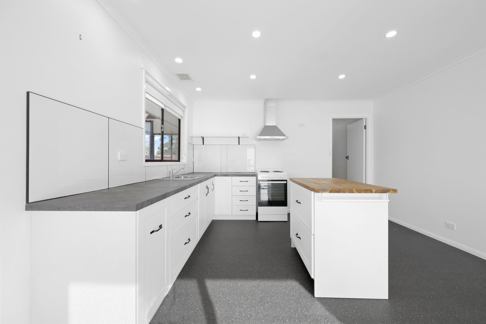 64 Barrett Street, Timboon, VIC 3268