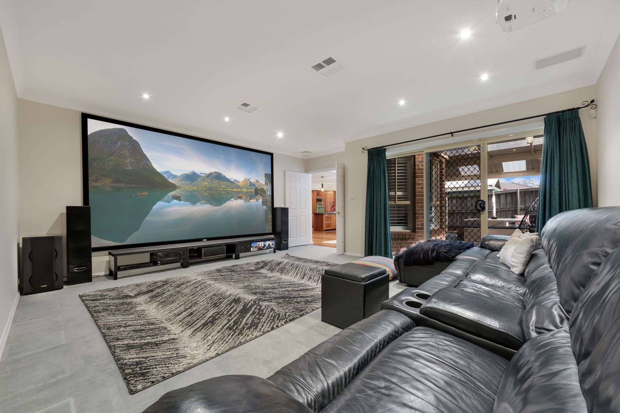 9 Brooks Bend, Mount Annan, NSW 2567