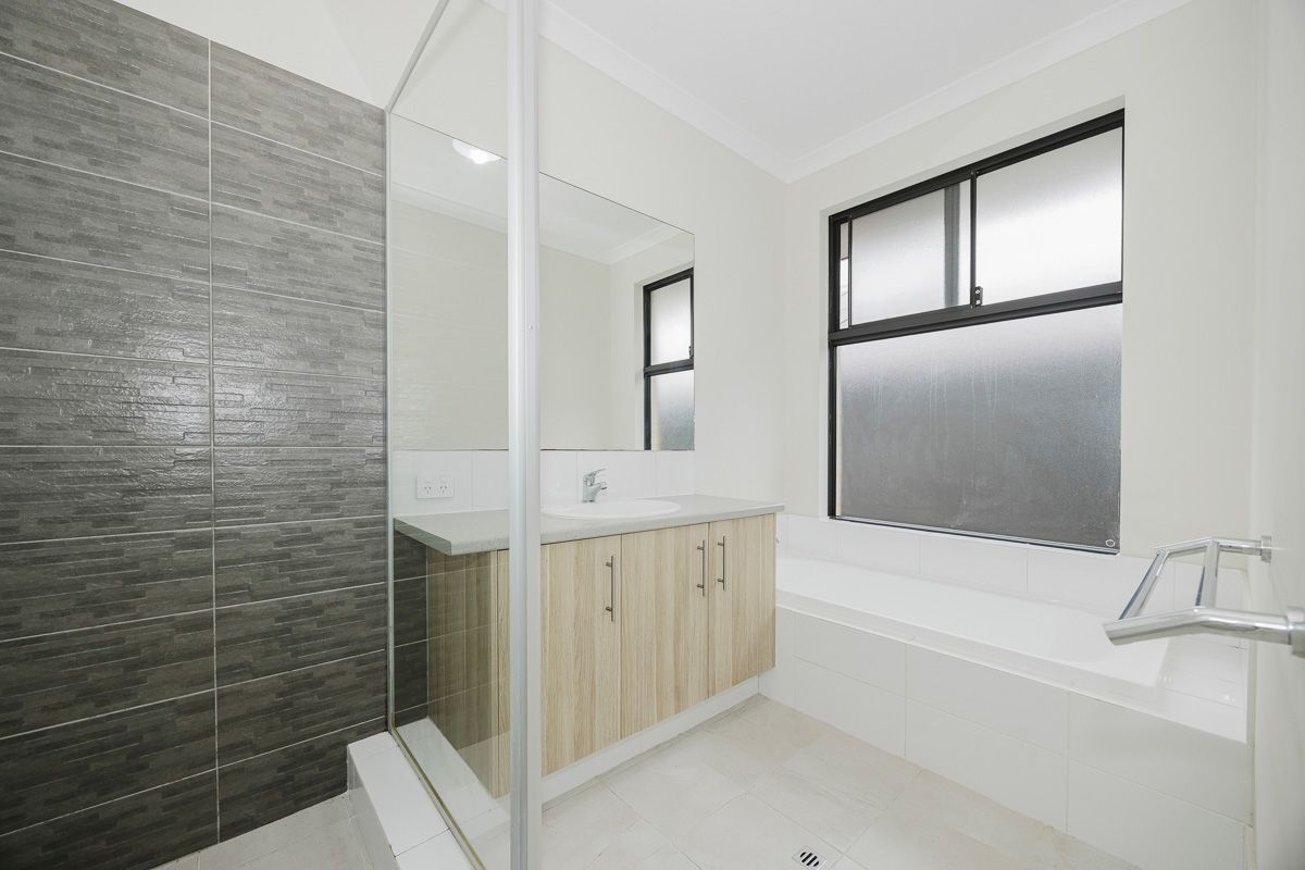 24 Lofter Way — photo 12 of 17