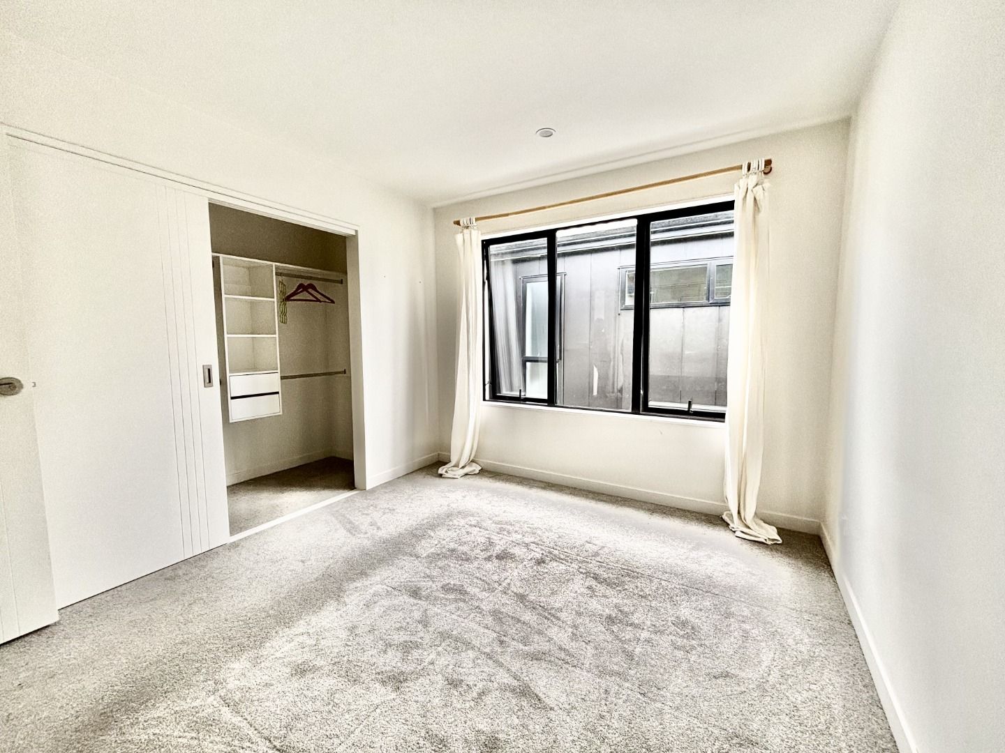 2/28 Smythe Road, Henderson, Waitakere City