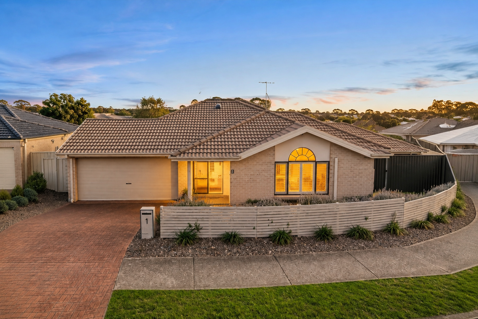 1 Wingate Avenue, West Hoxton, NSW 2171
