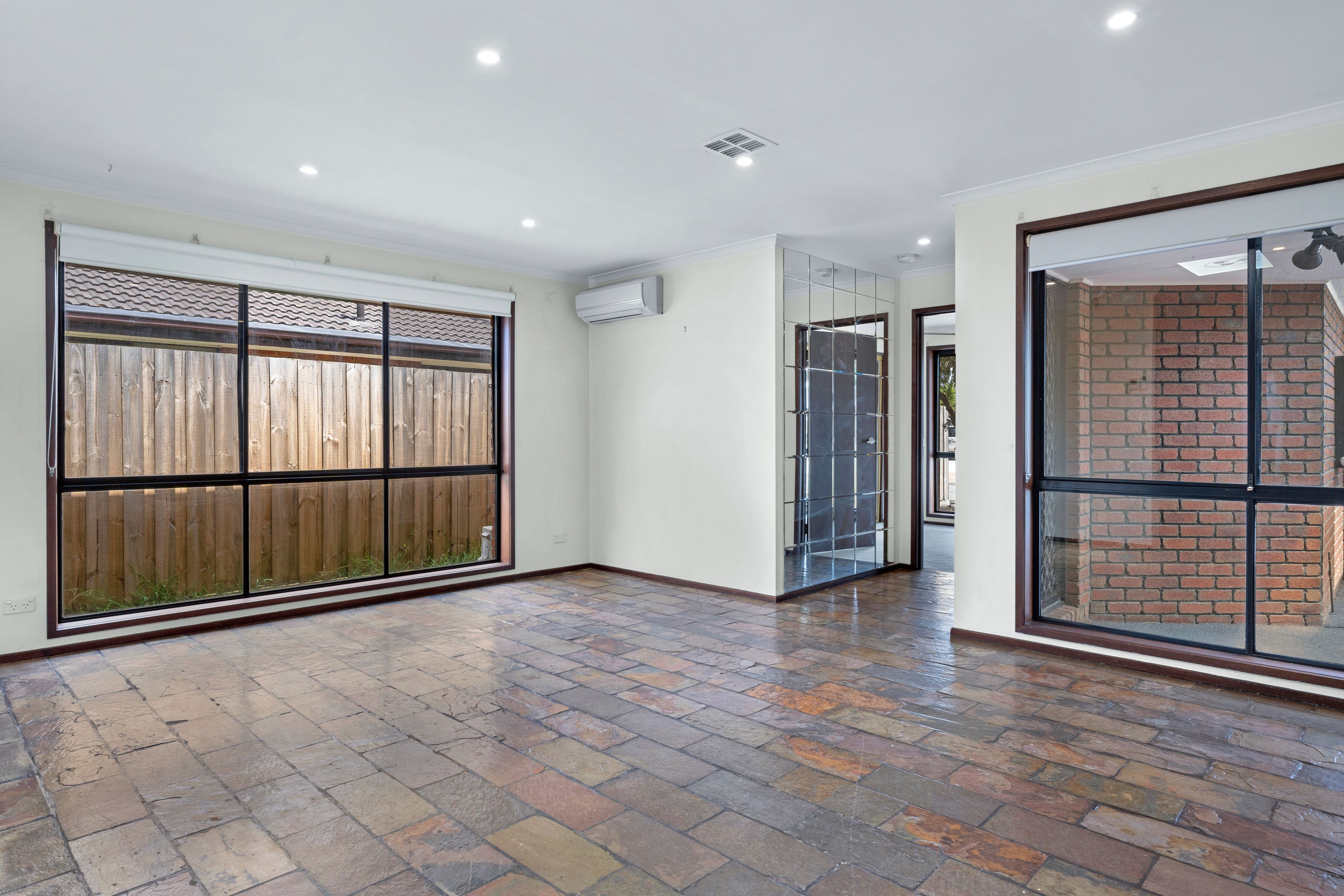 2/34 Songlark Crescent, Werribee, VIC 3030