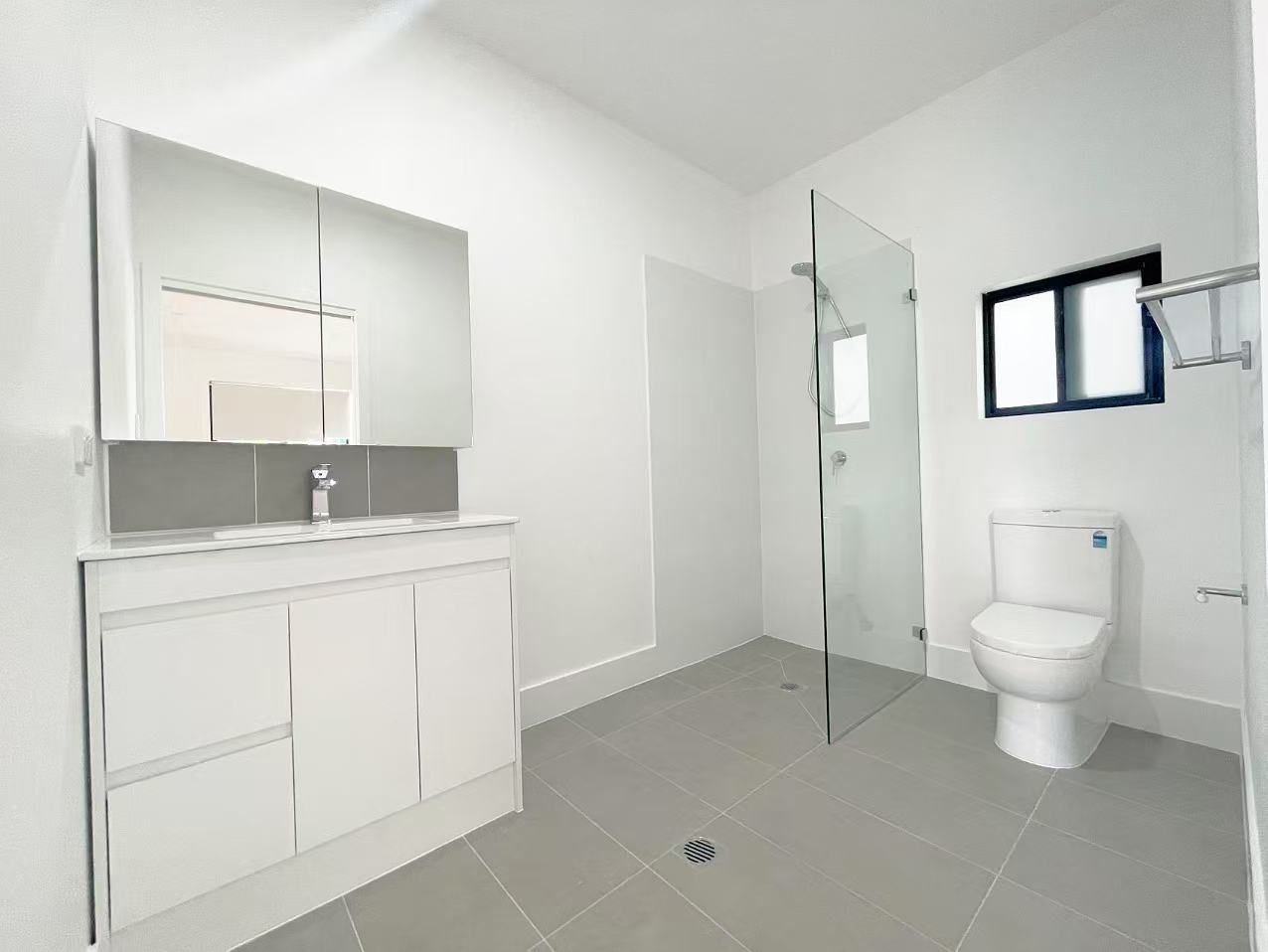 23 Coolinda Street — photo 3 of 6