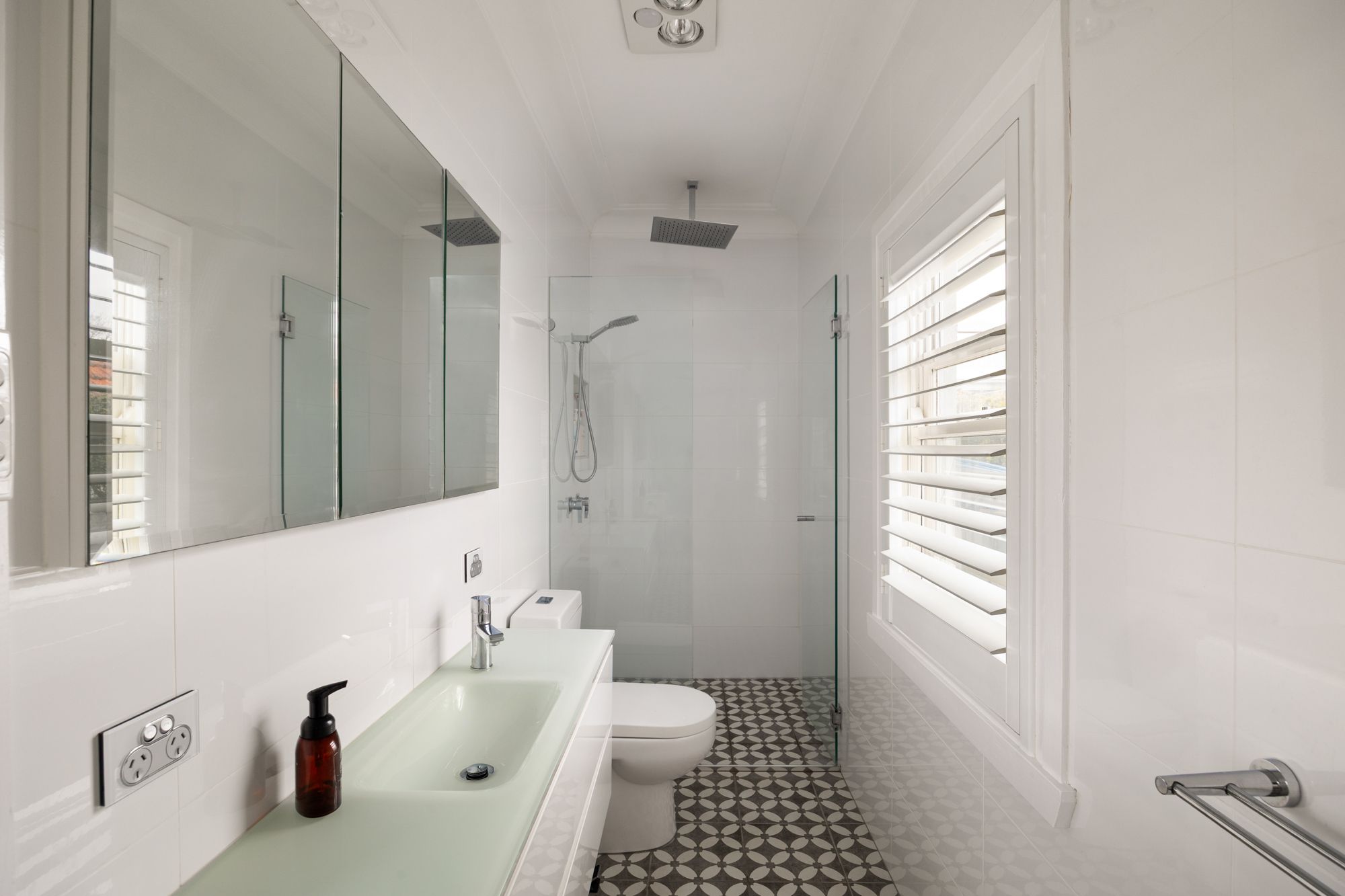 15 Benecia Street — photo 4 of 16