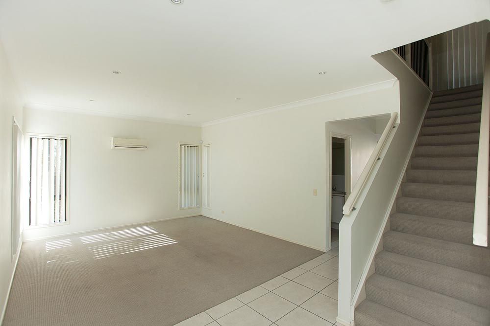 18 Yvonne Road, Eight Mile Plains, QLD 4113