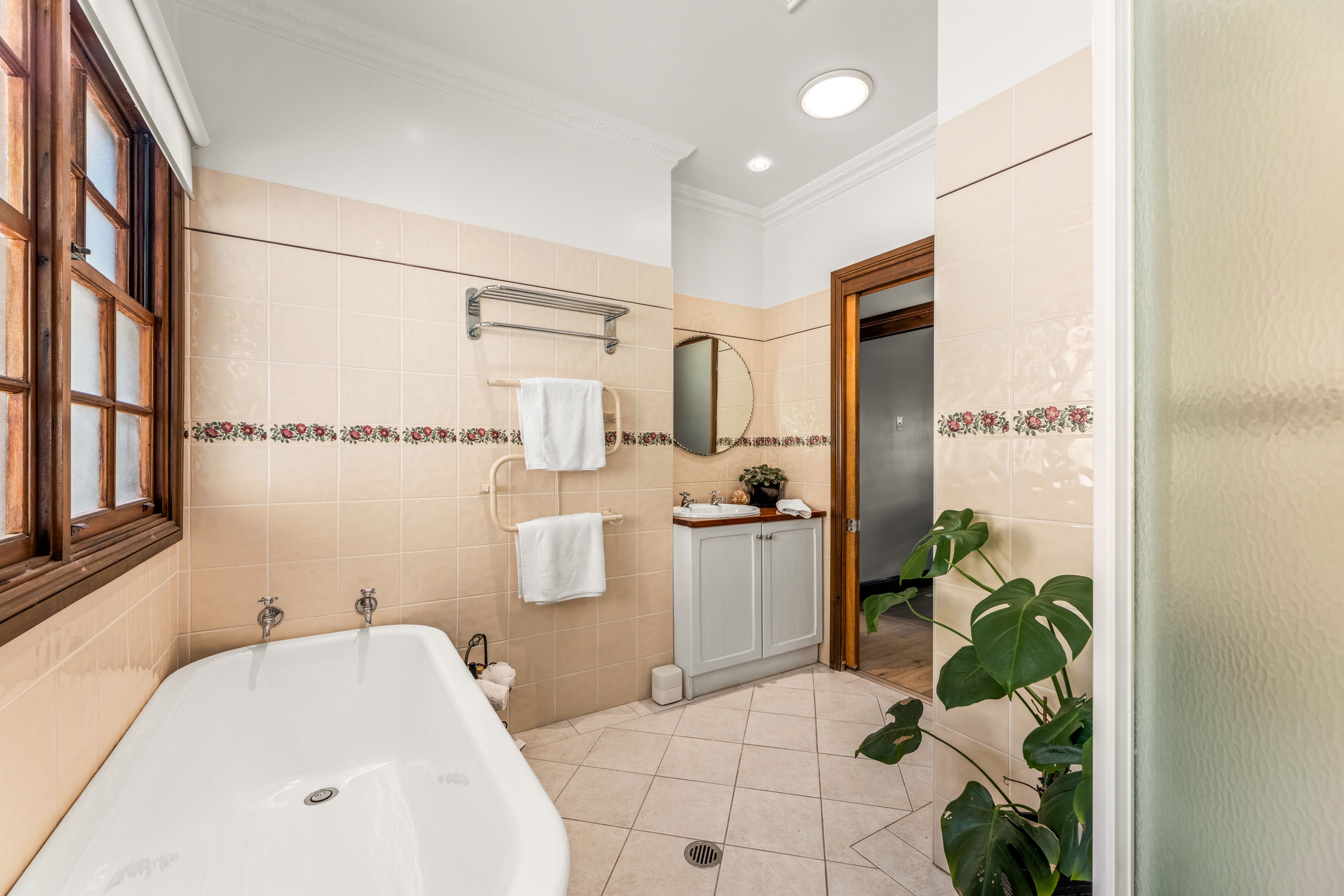 44 St George Crescent — photo 19 of 26