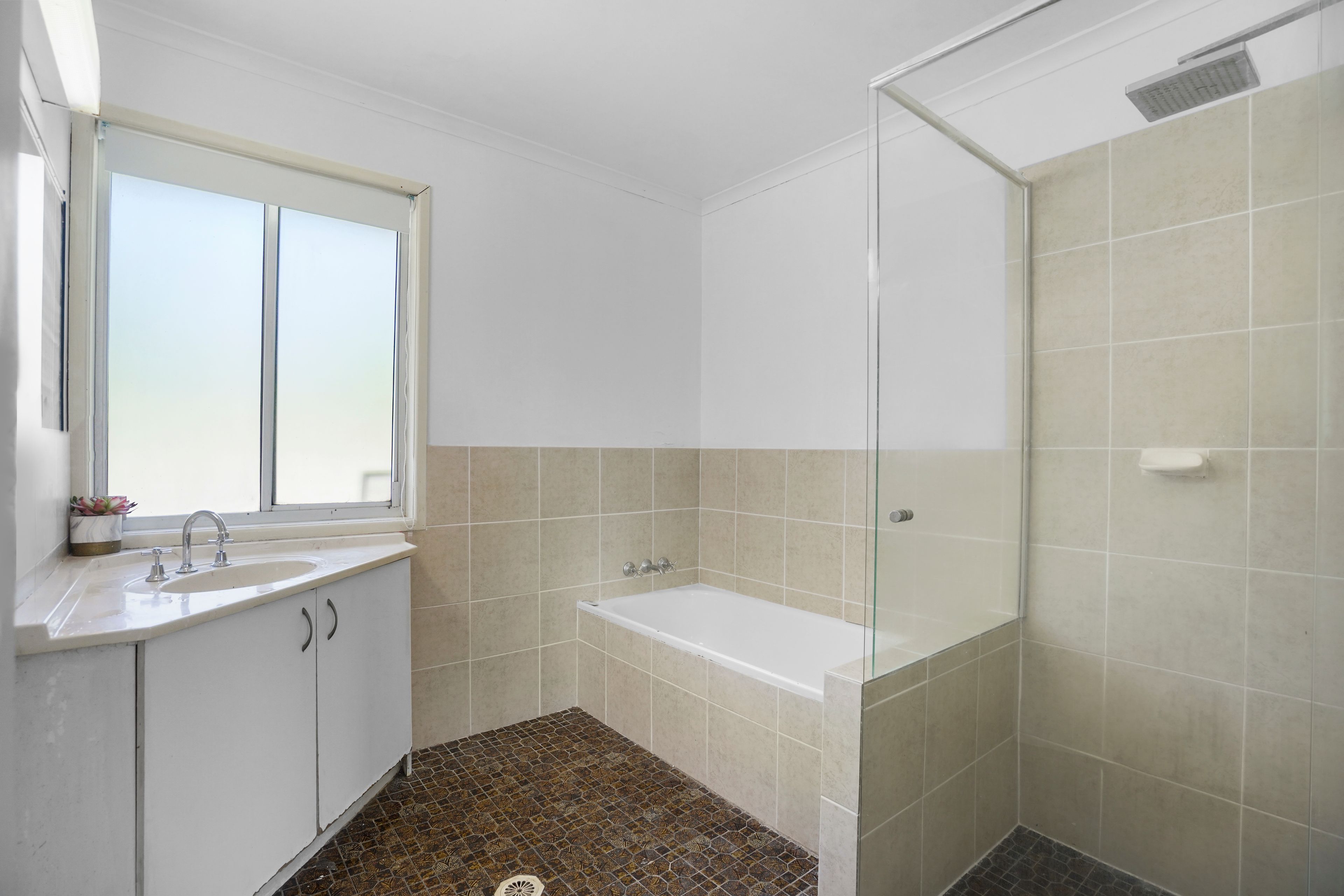 7 Tasman Terrace — photo 11 of 21