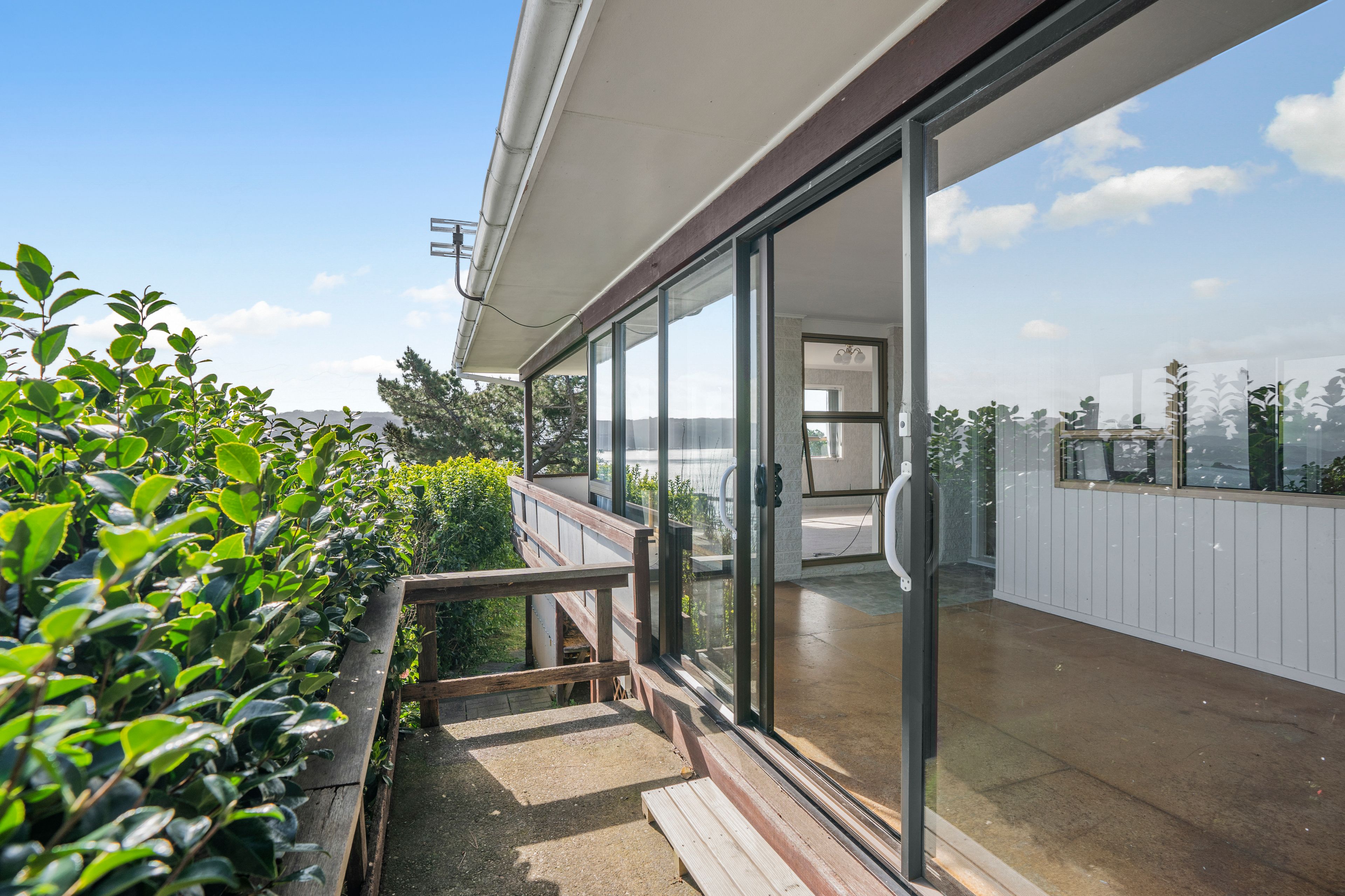 2/19 Howard Road, Eastbourne, Lower Hutt City