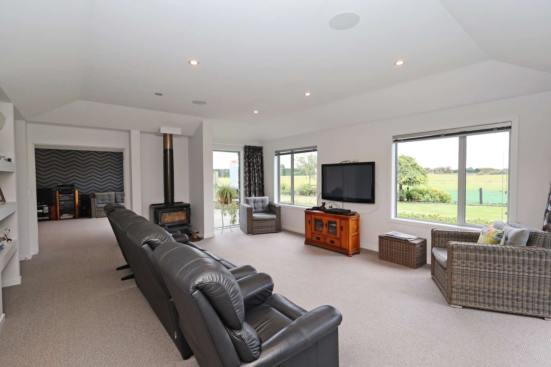 135 Millwood Glen photo 13