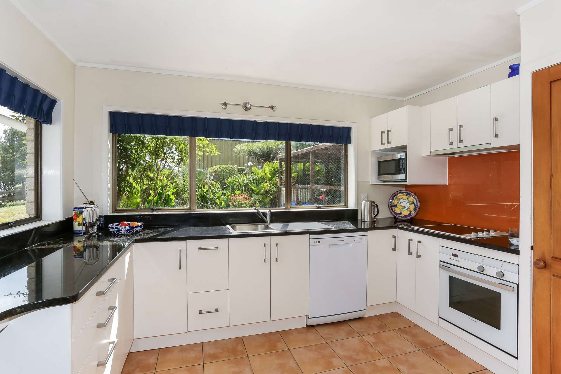 684 Ponga Road photo 9