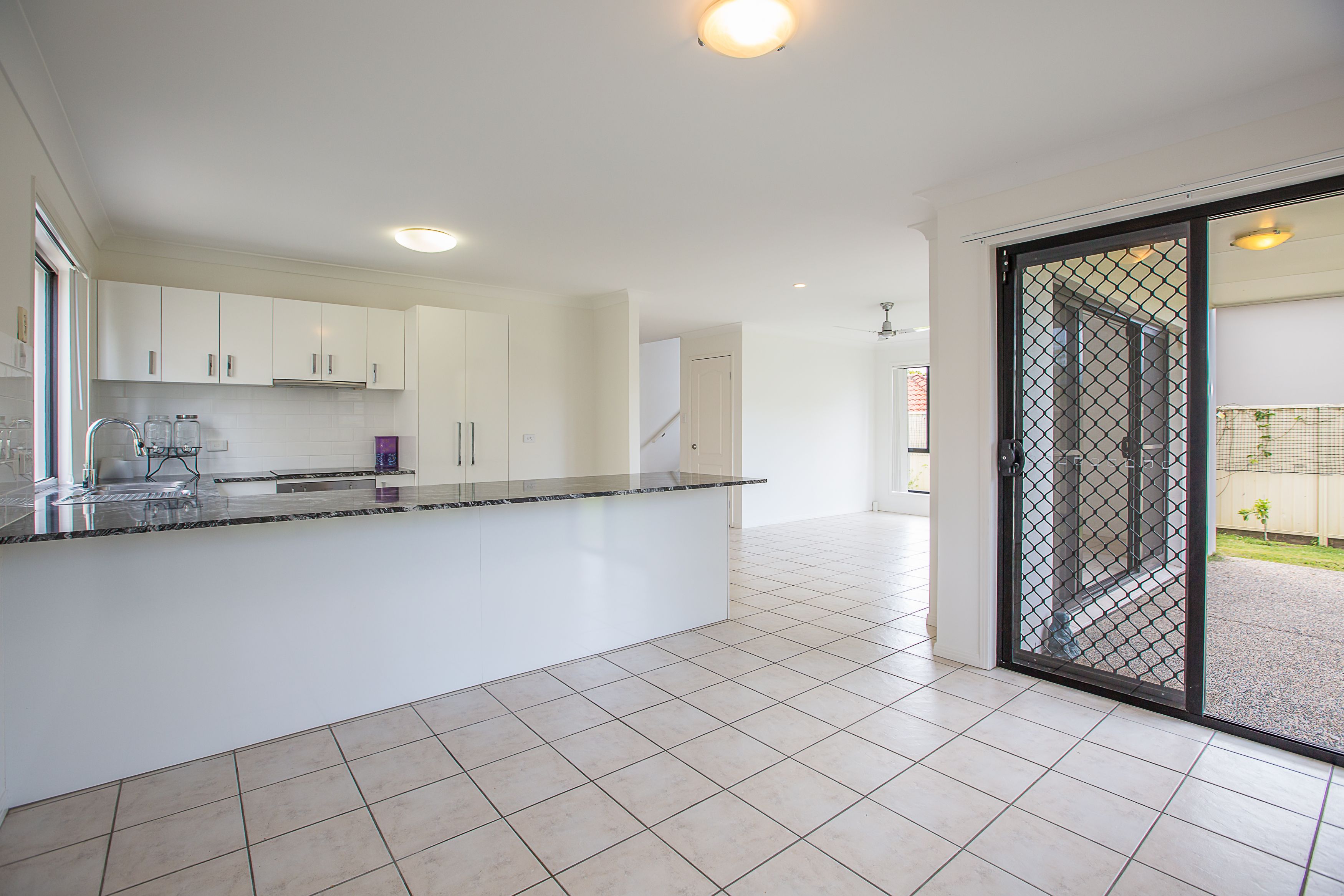 6 Katie Court, Arundel, QLD 4214