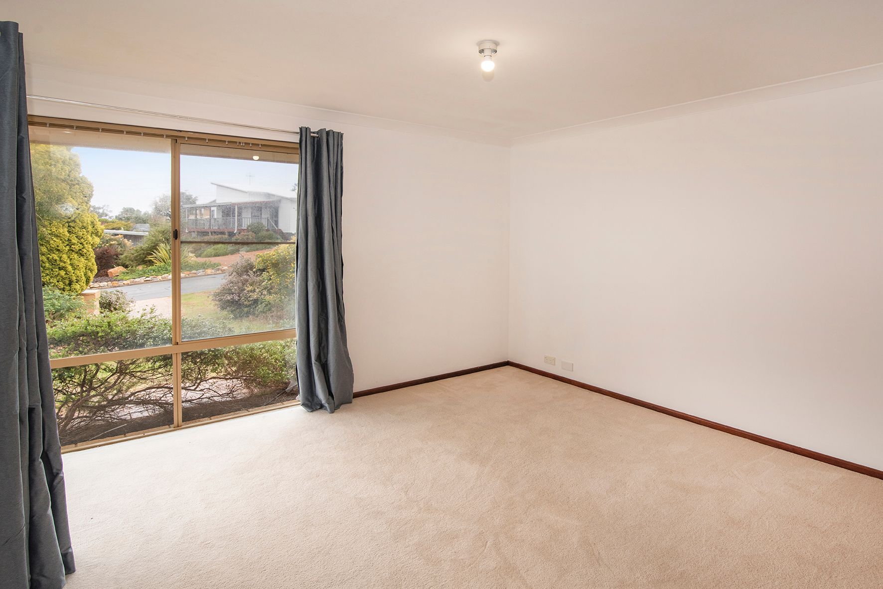 10 Stirling Street — photo 13 of 24