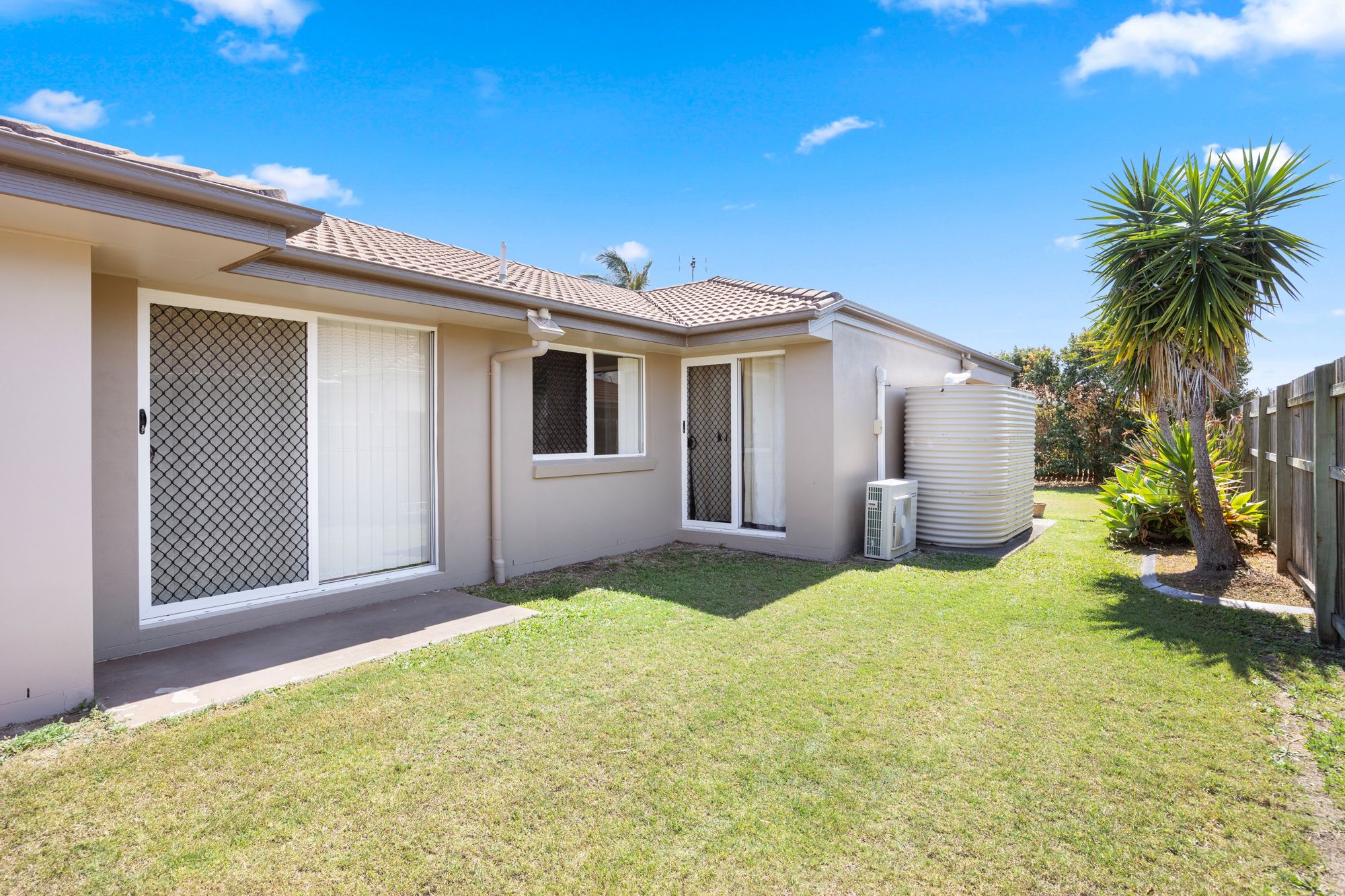 53 Lady Penrhyn Drive — photo 16 of 21