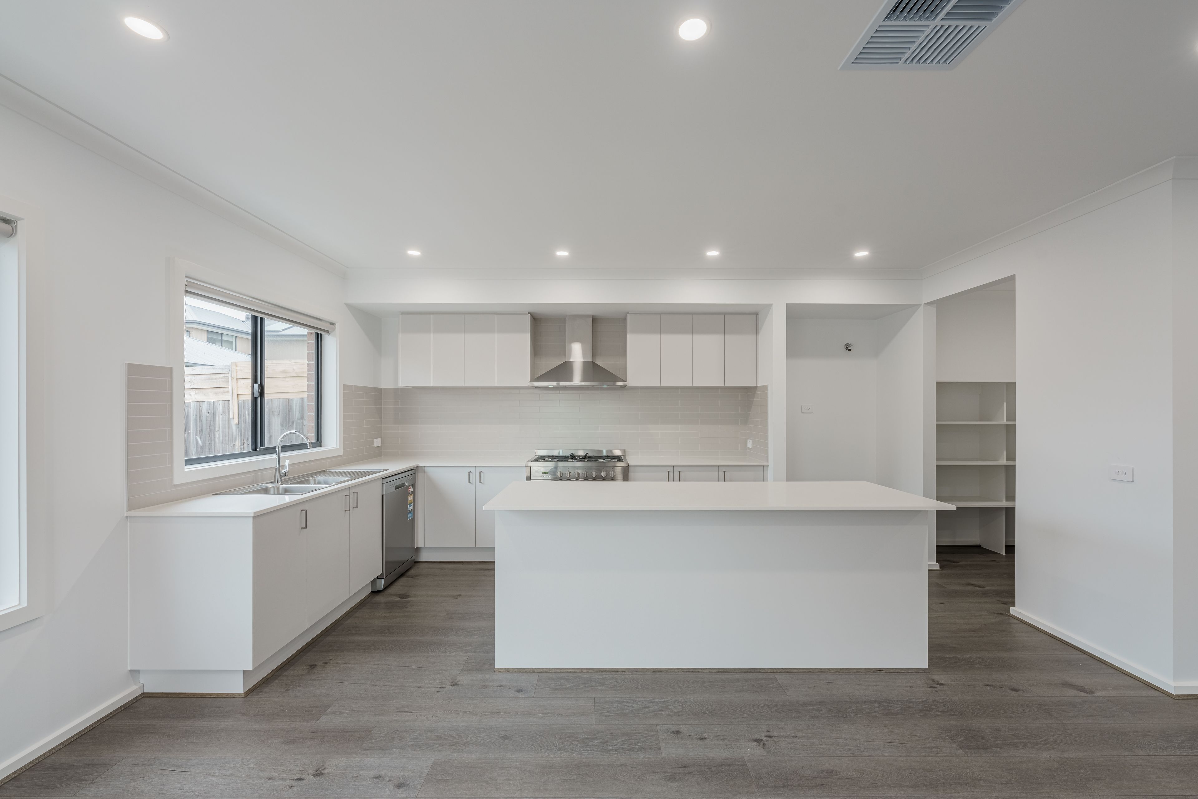 10 Henbury Street, Cranbourne North, VIC 3977