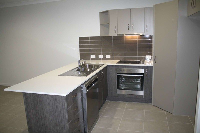 54B Essington Mews, Leichhardt, QLD 4305