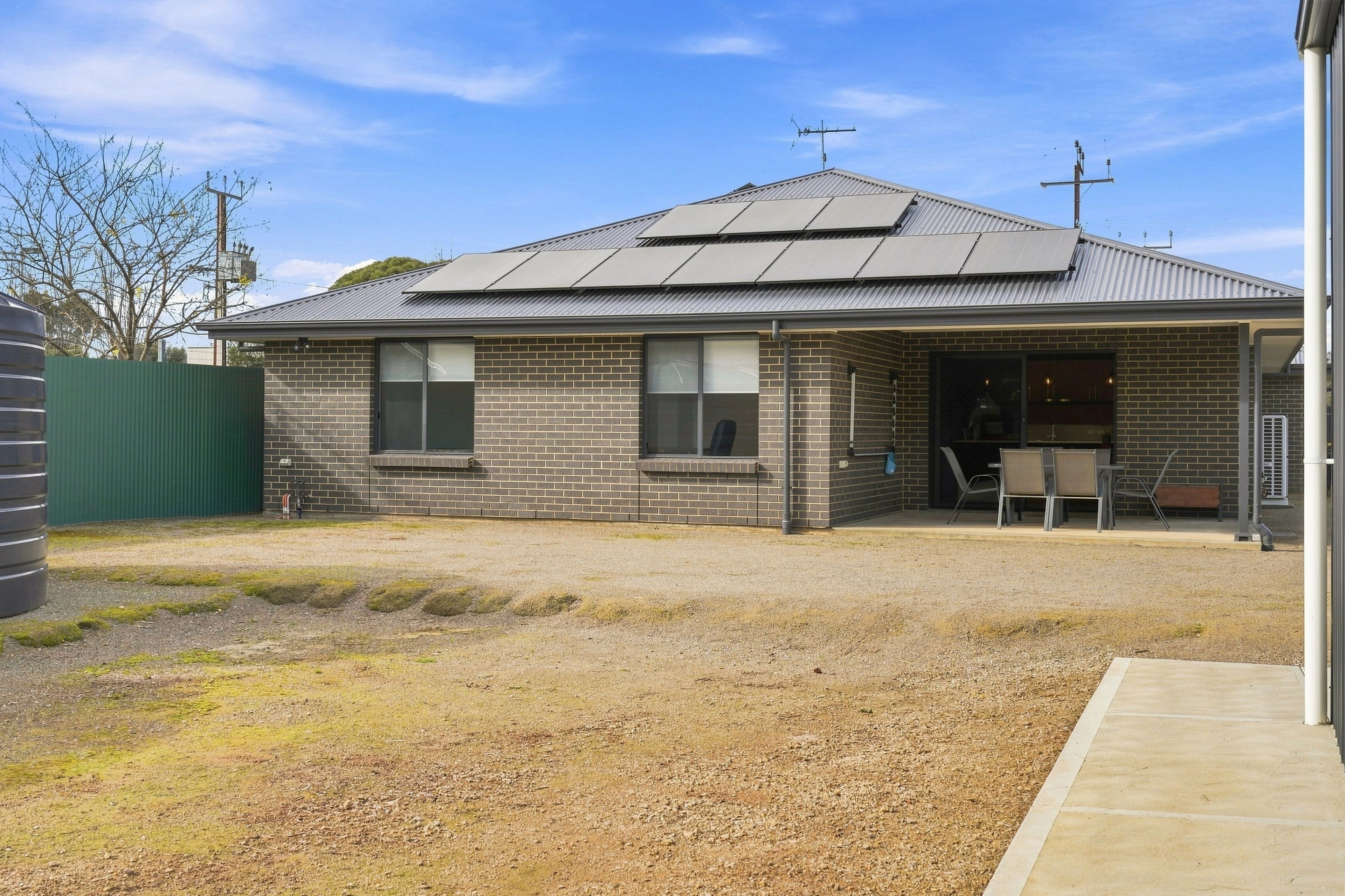 19 Aerodrome Road — photo 9 of 12
