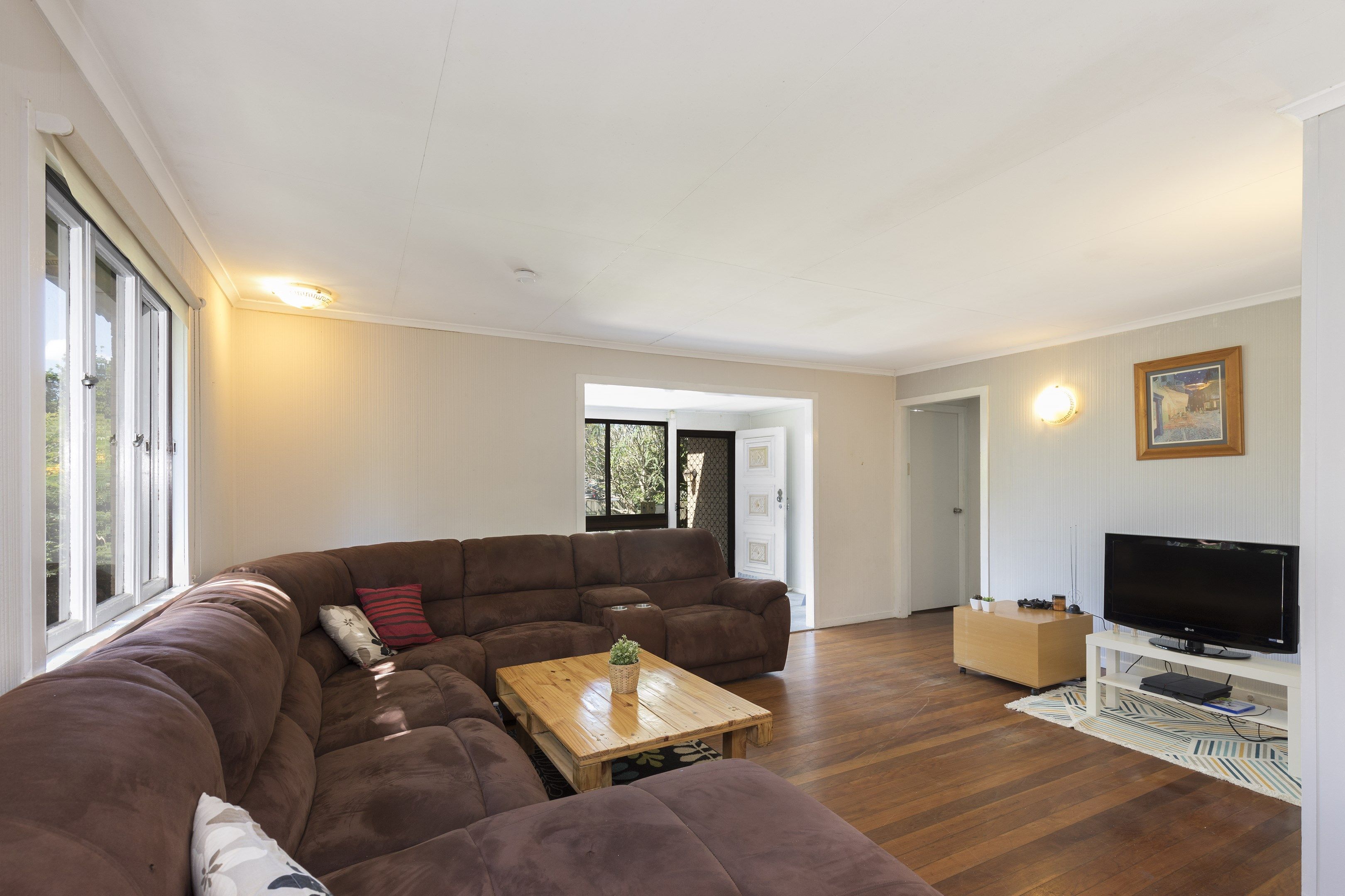 14 Enfield Street, Mount Gravatt East, QLD 4122