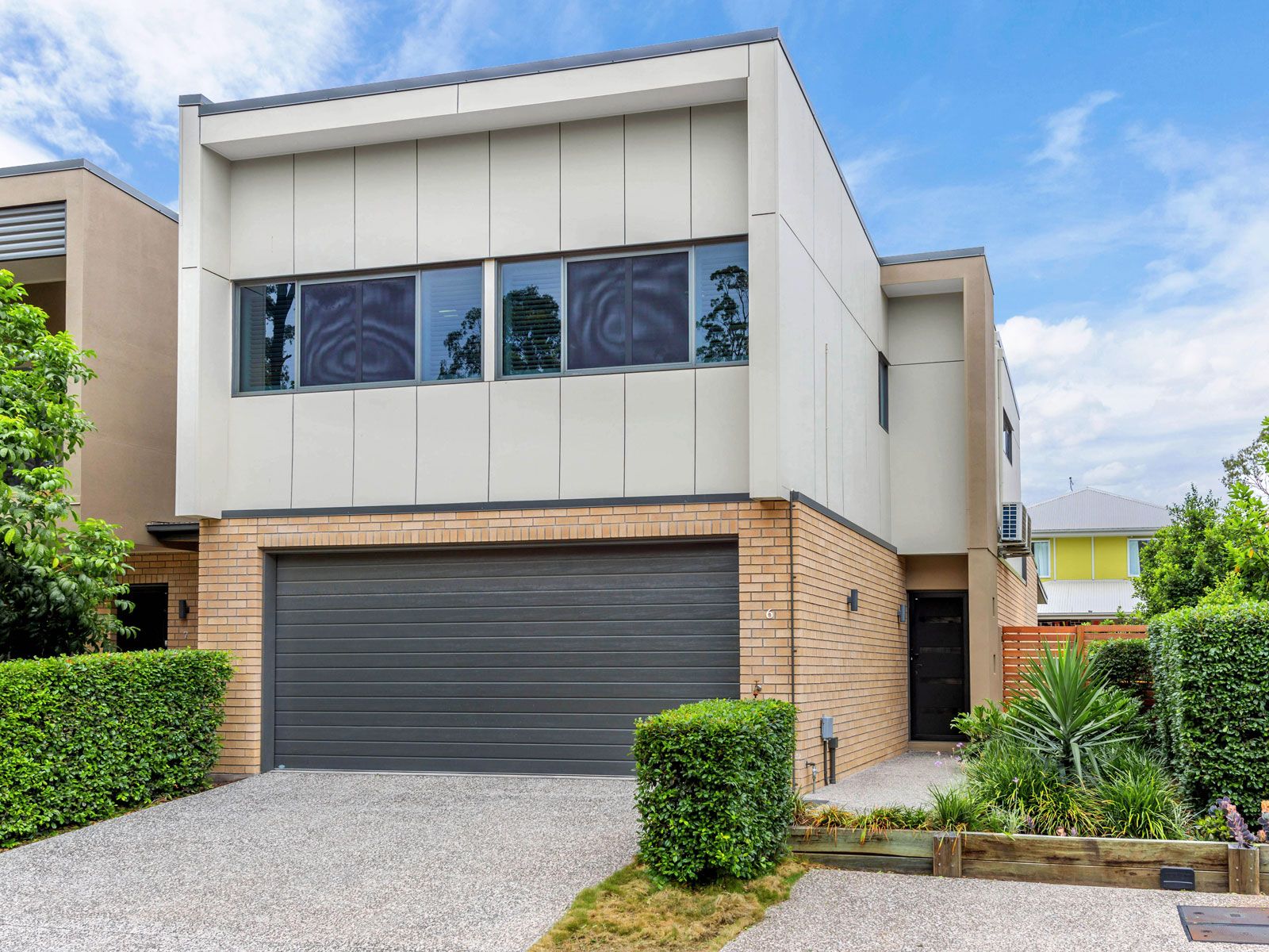 8 Valance Street, Oxley QLD 4075