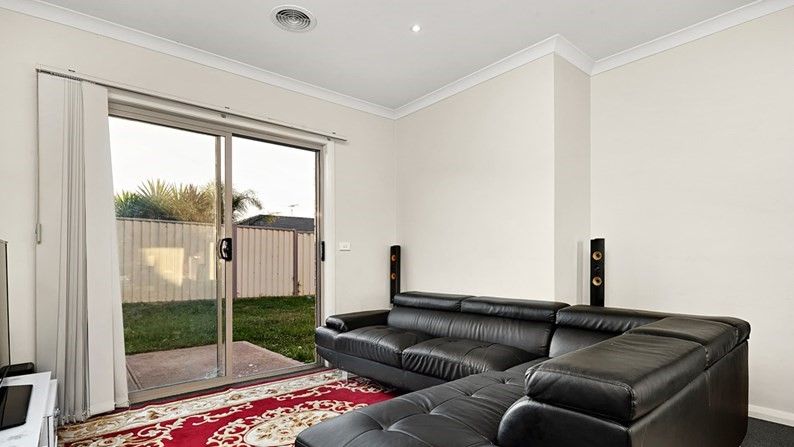 5 Lazor Street — photo 4 of 9
