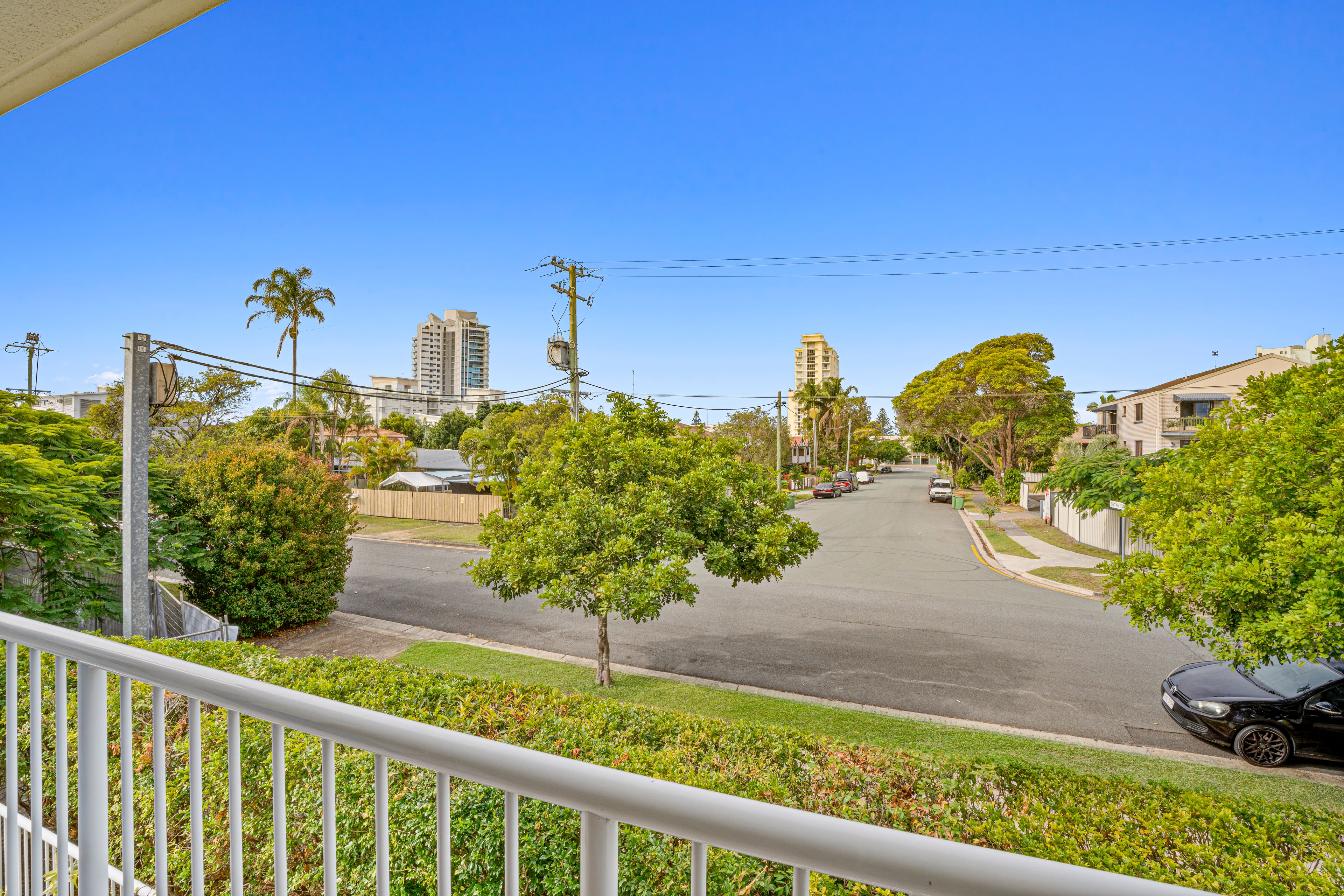 13/8-10 Ahern Street, Labrador, QLD 4215