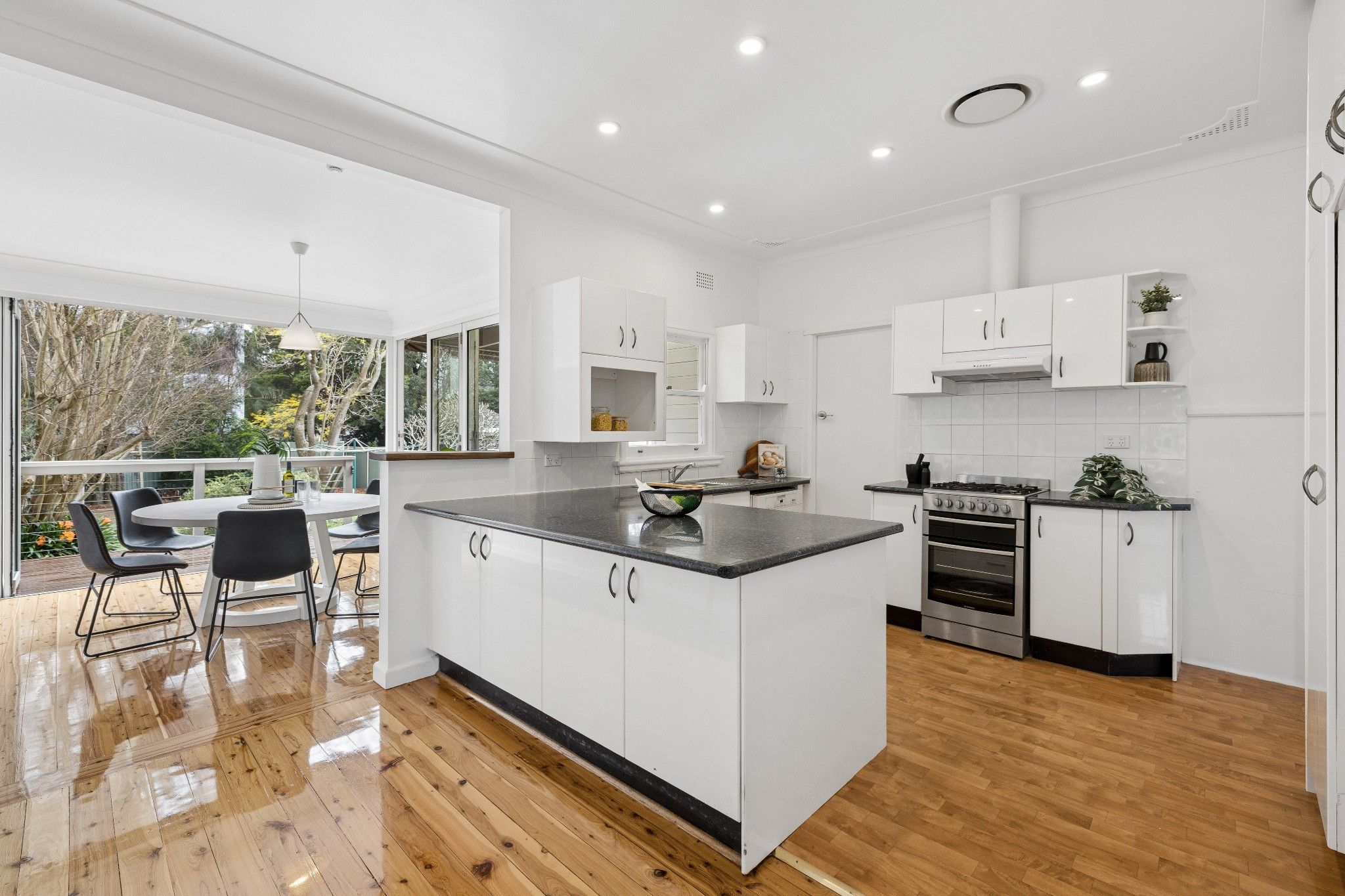 11 Reid Avenue — photo 19 of 30