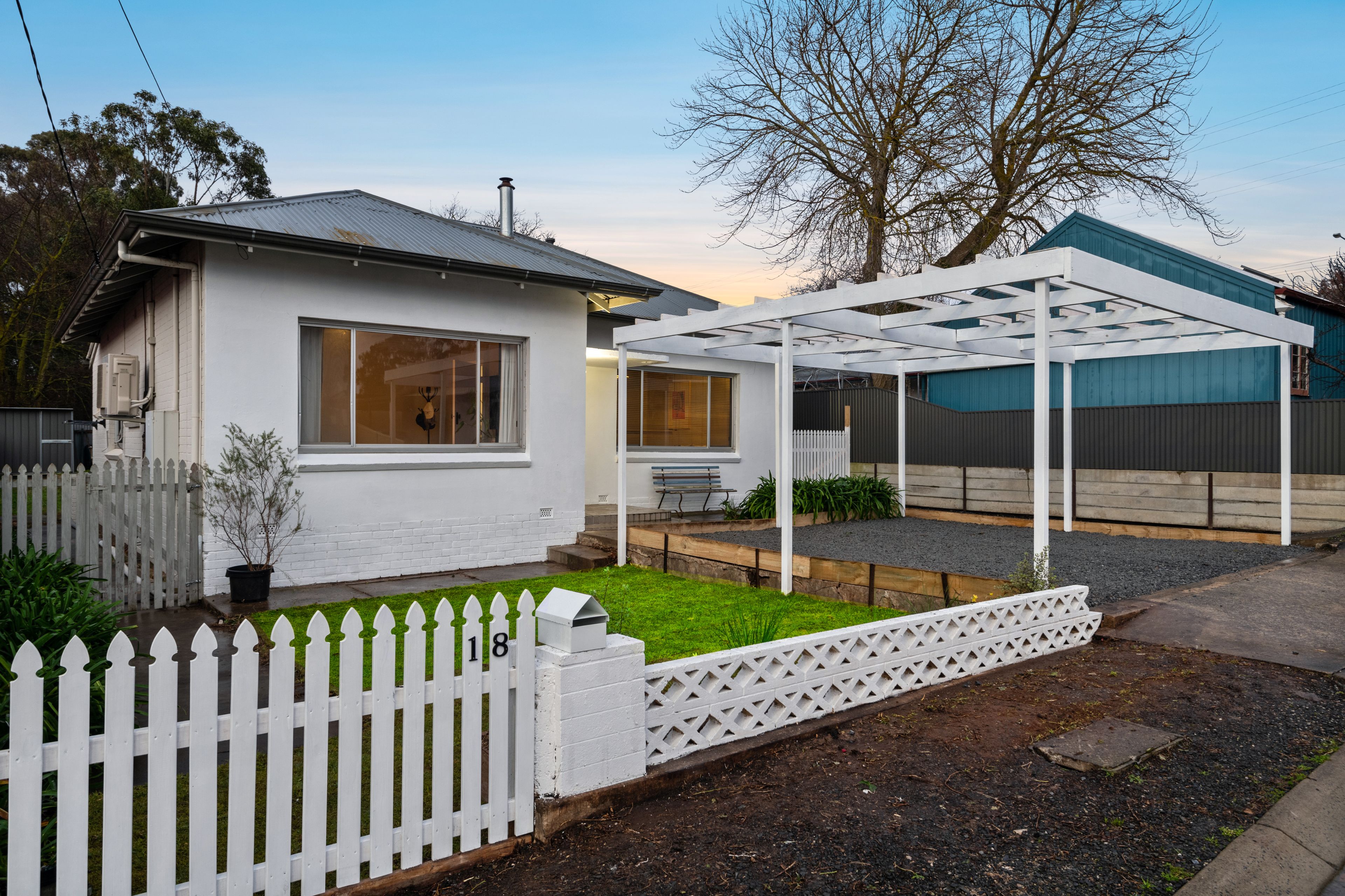 18 Elizabeth Street, Oakbank, SA 5243